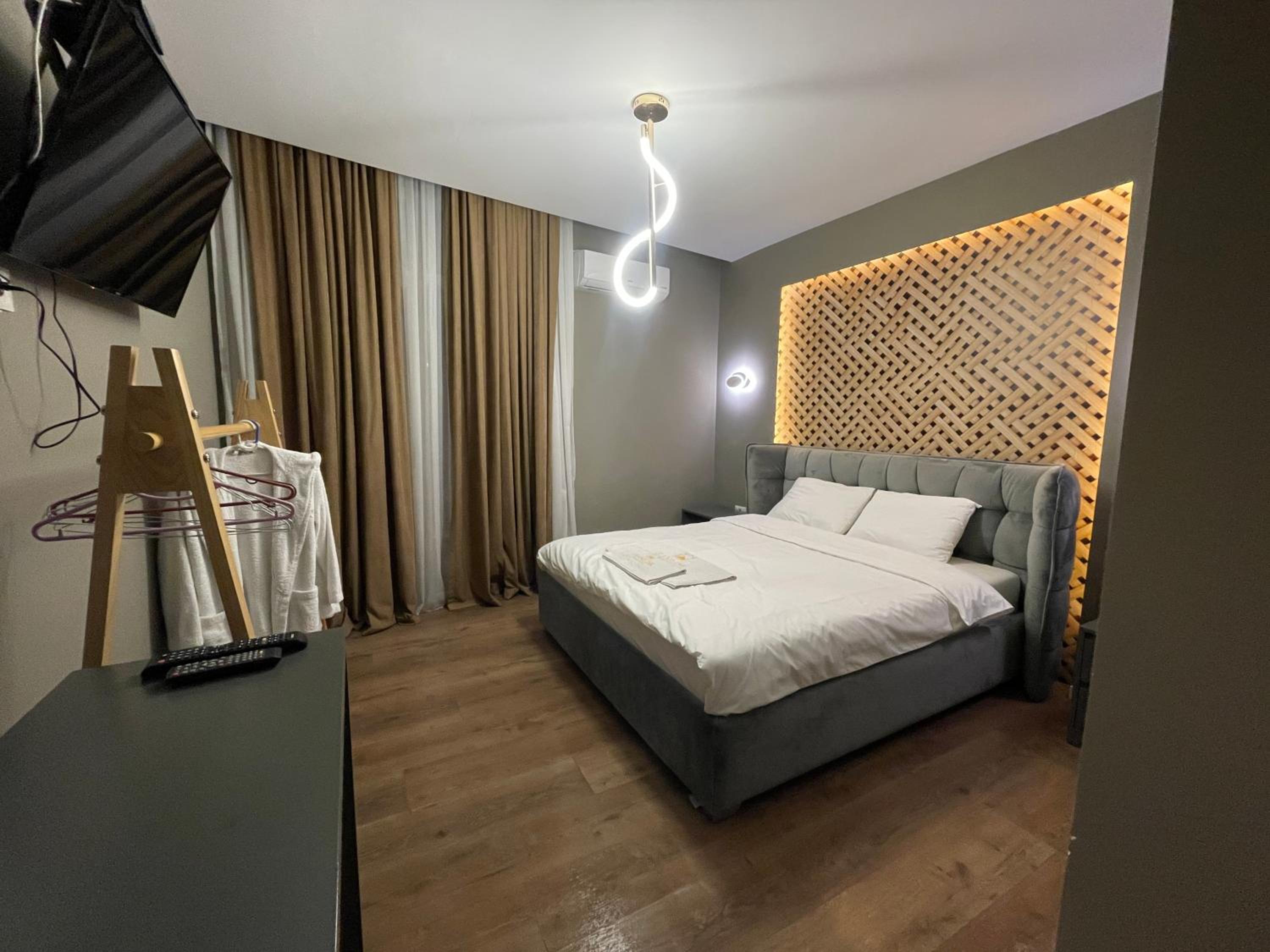 Deluxe Double Room with Balcony photo 2