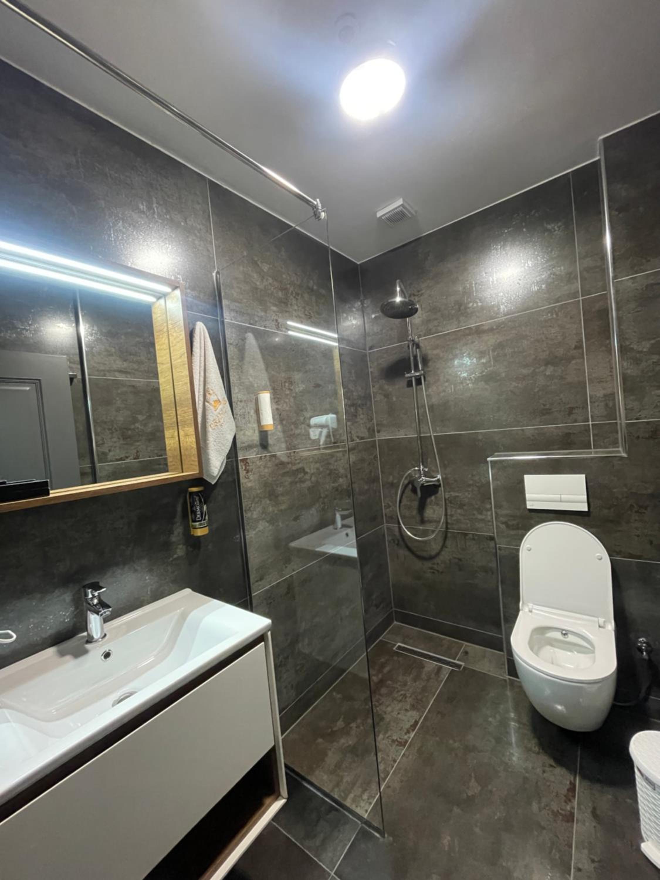 Deluxe Double Room with Balcony photo 3