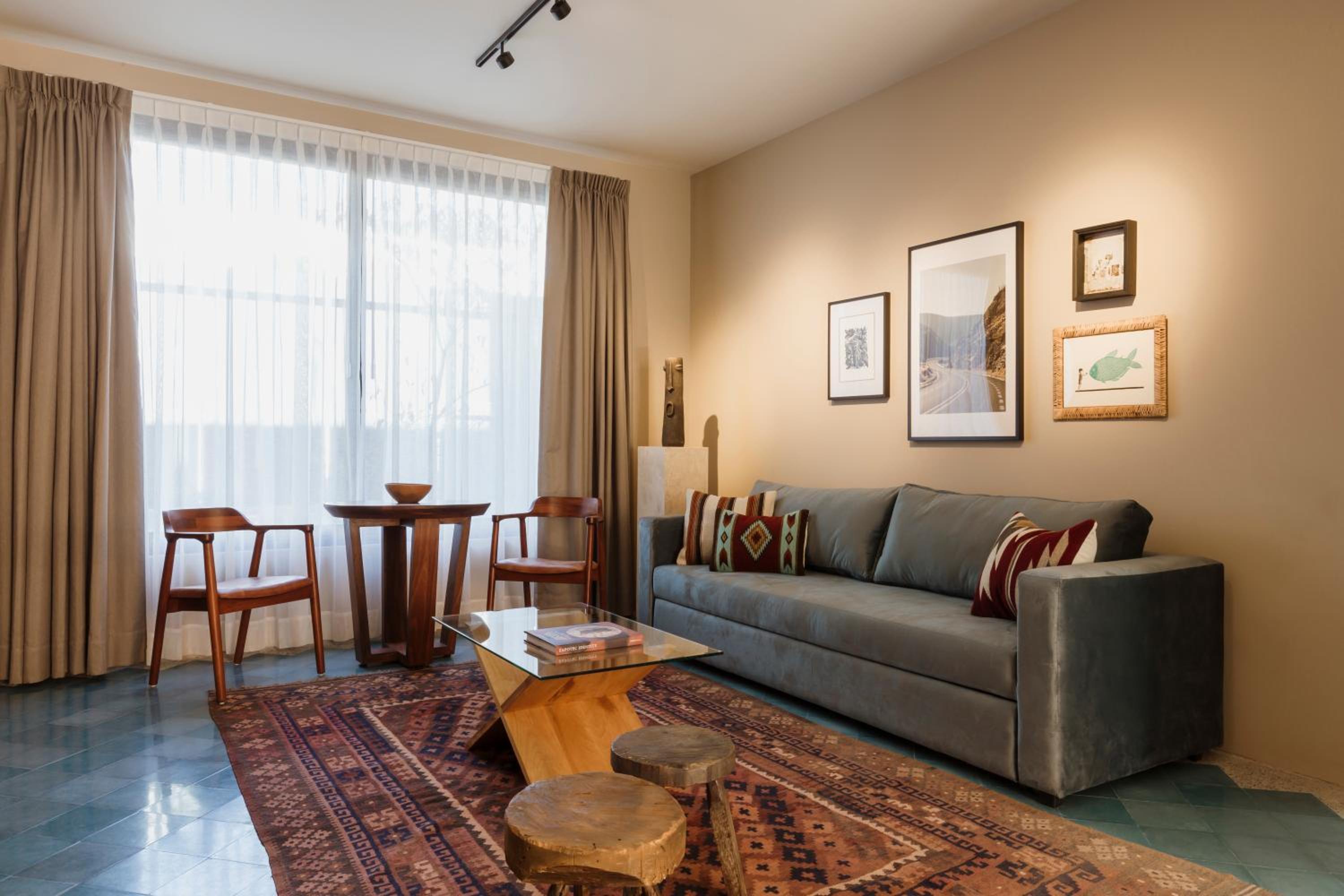 Deluxe Suite photo 3