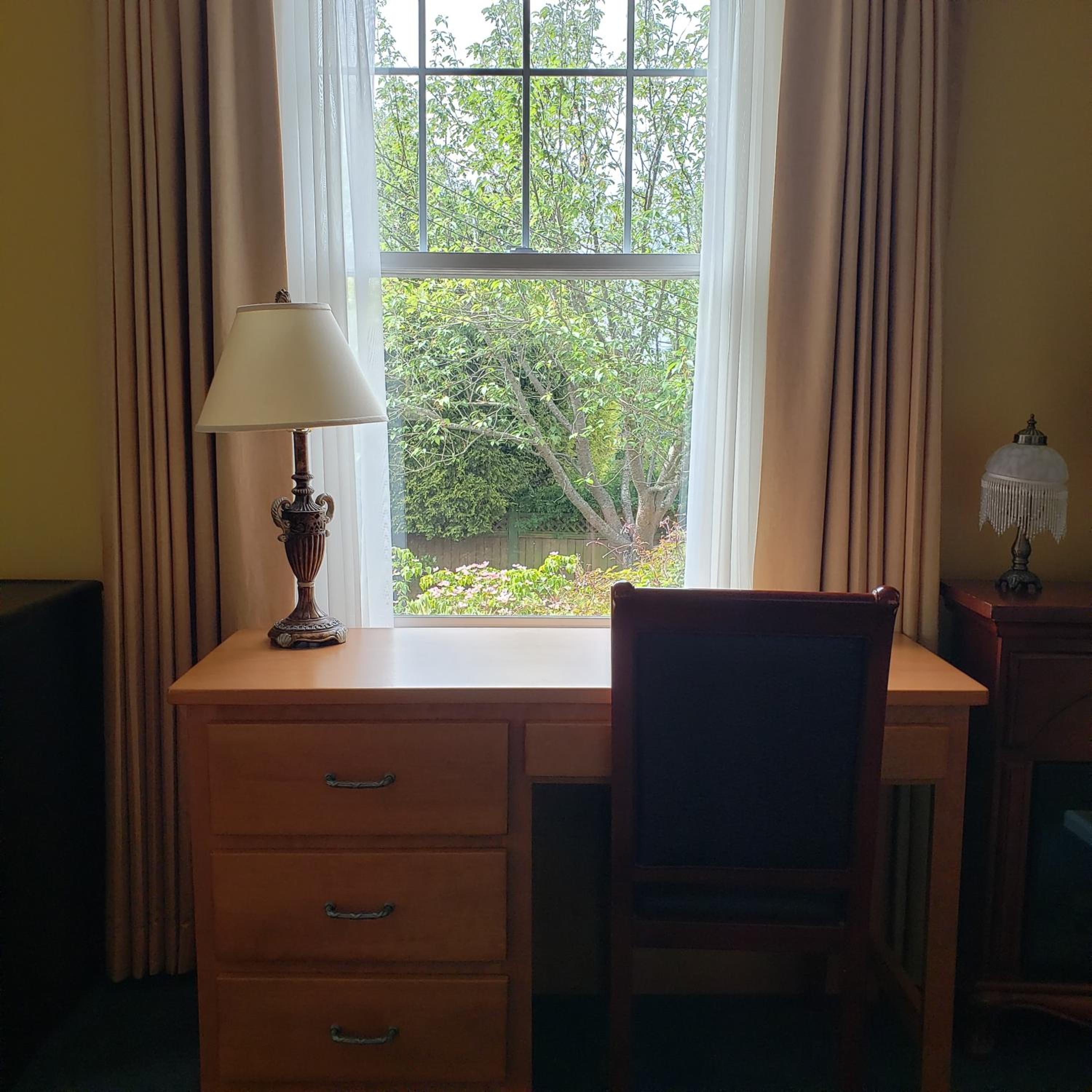 Standard Queen Room - Photo 4