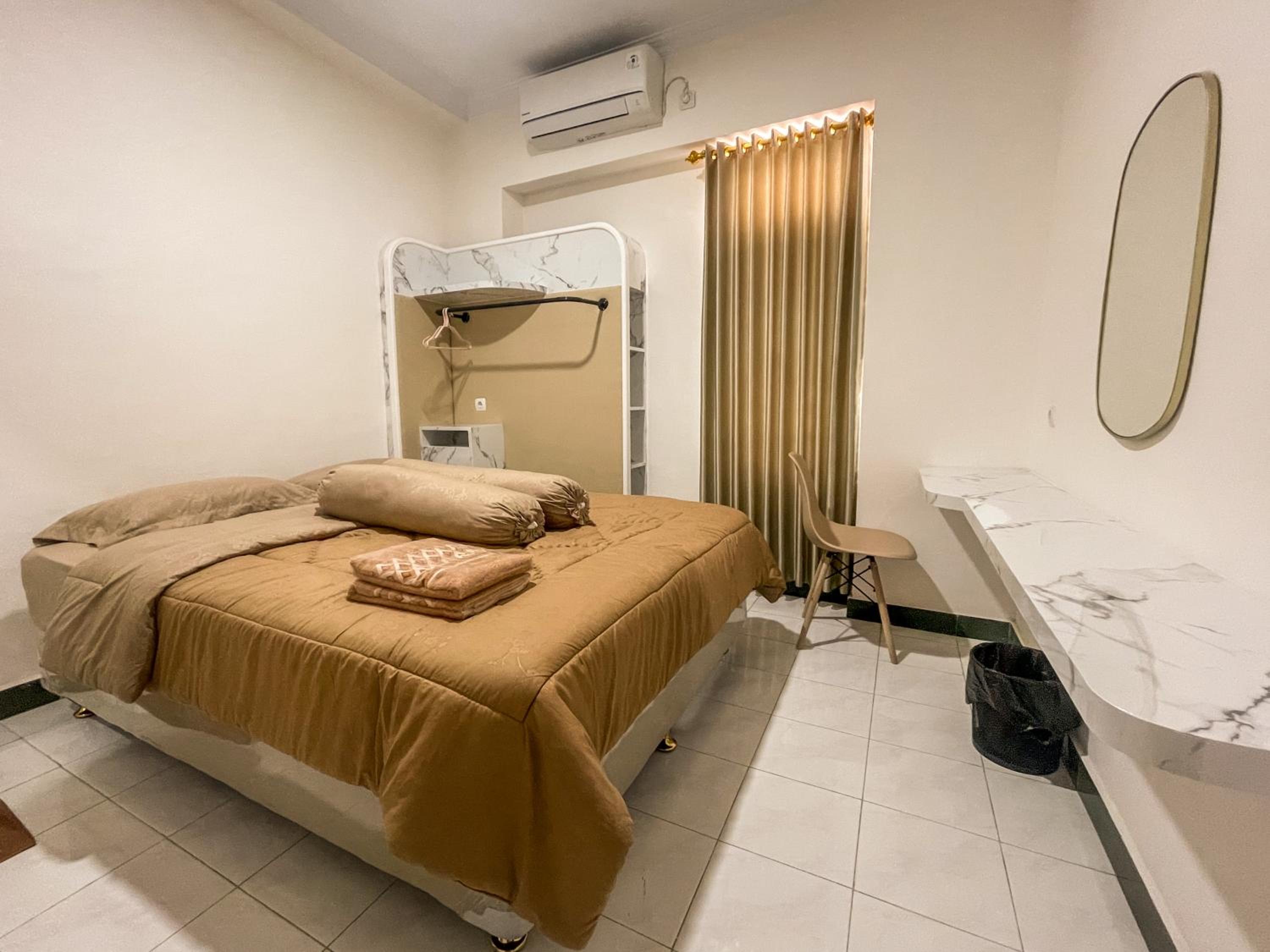 Deluxe Double Room with Shower photo 2
