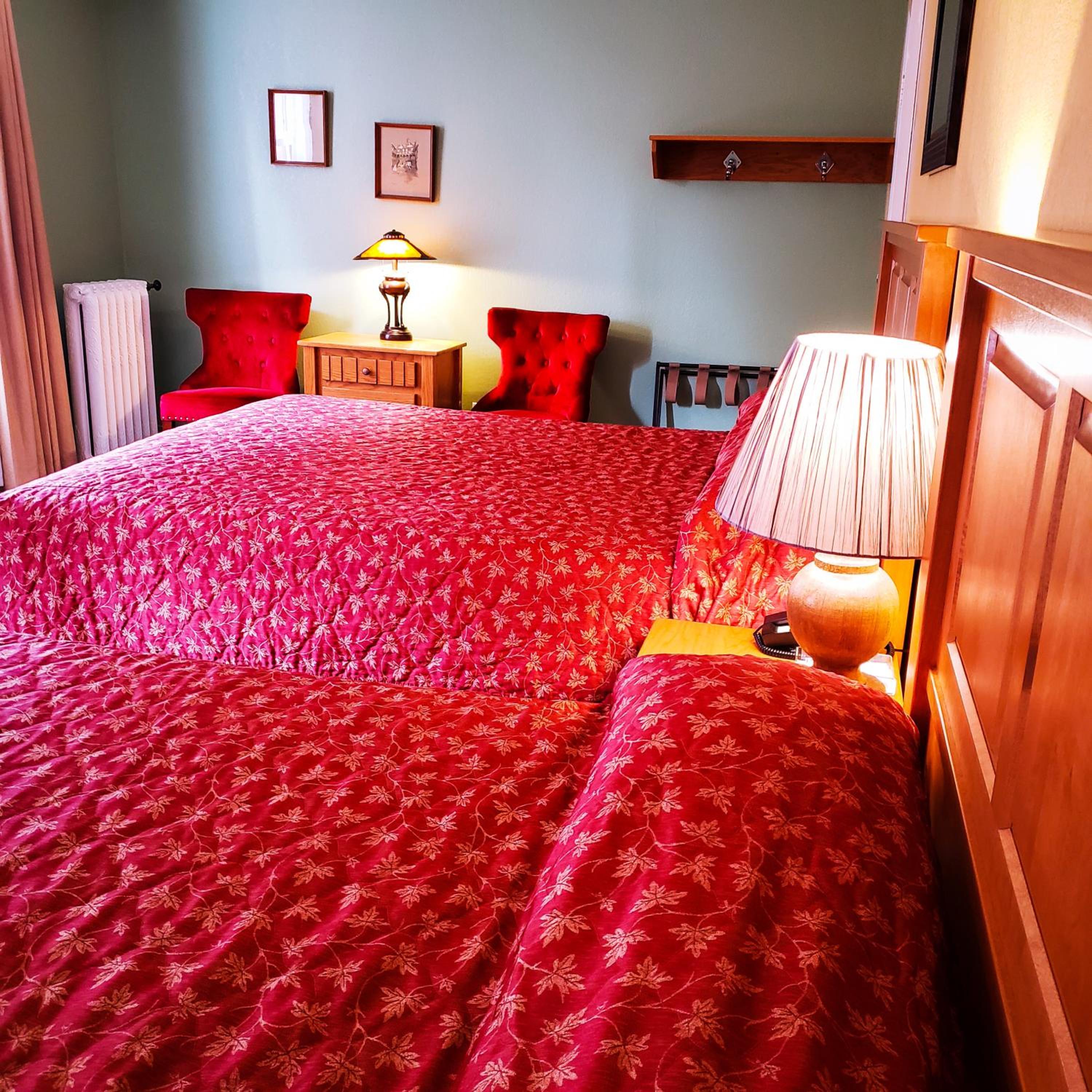Queen Room with Two Queen Beds - Photo 6