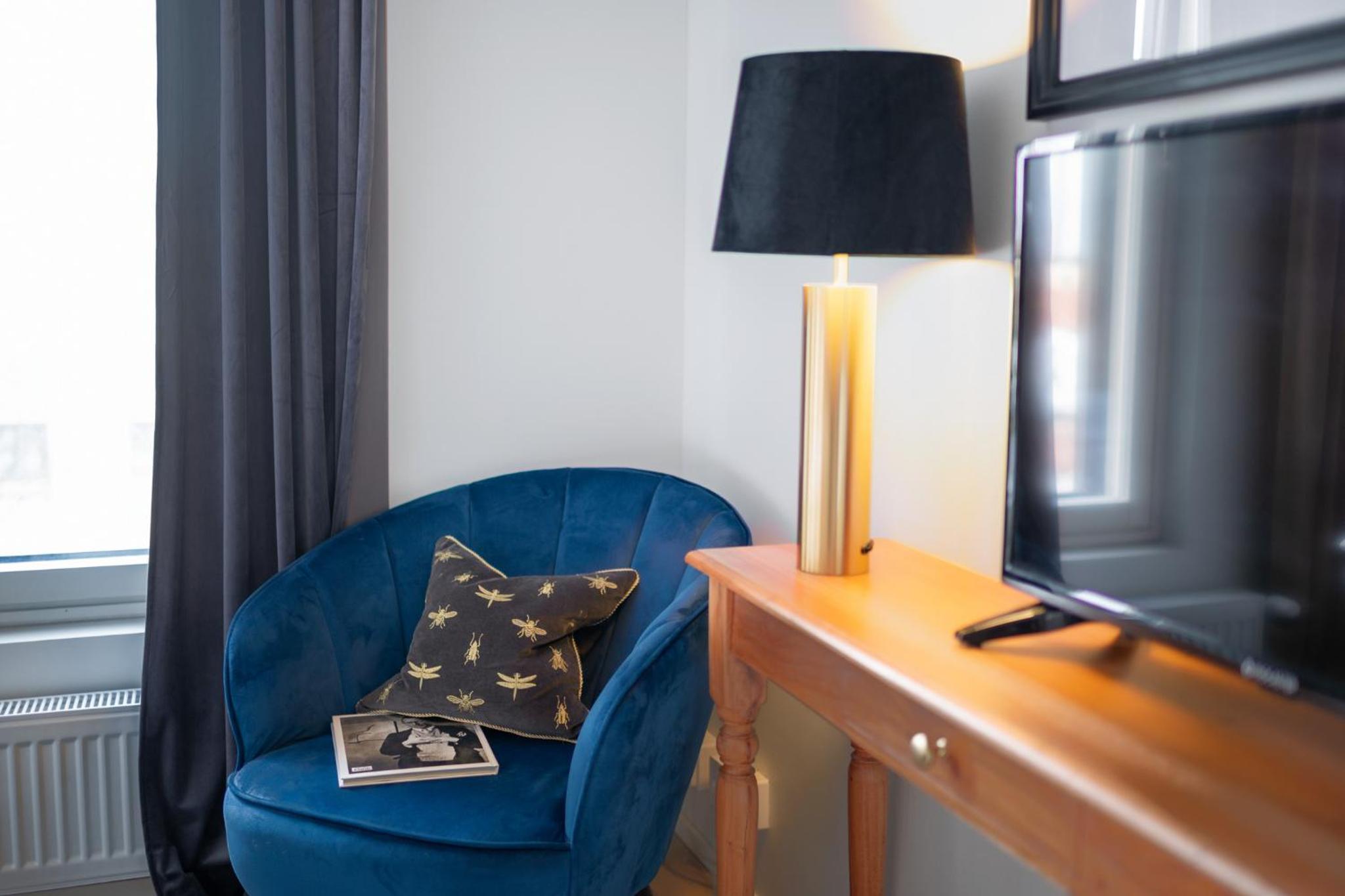 Deluxe Double Room - Photo 11