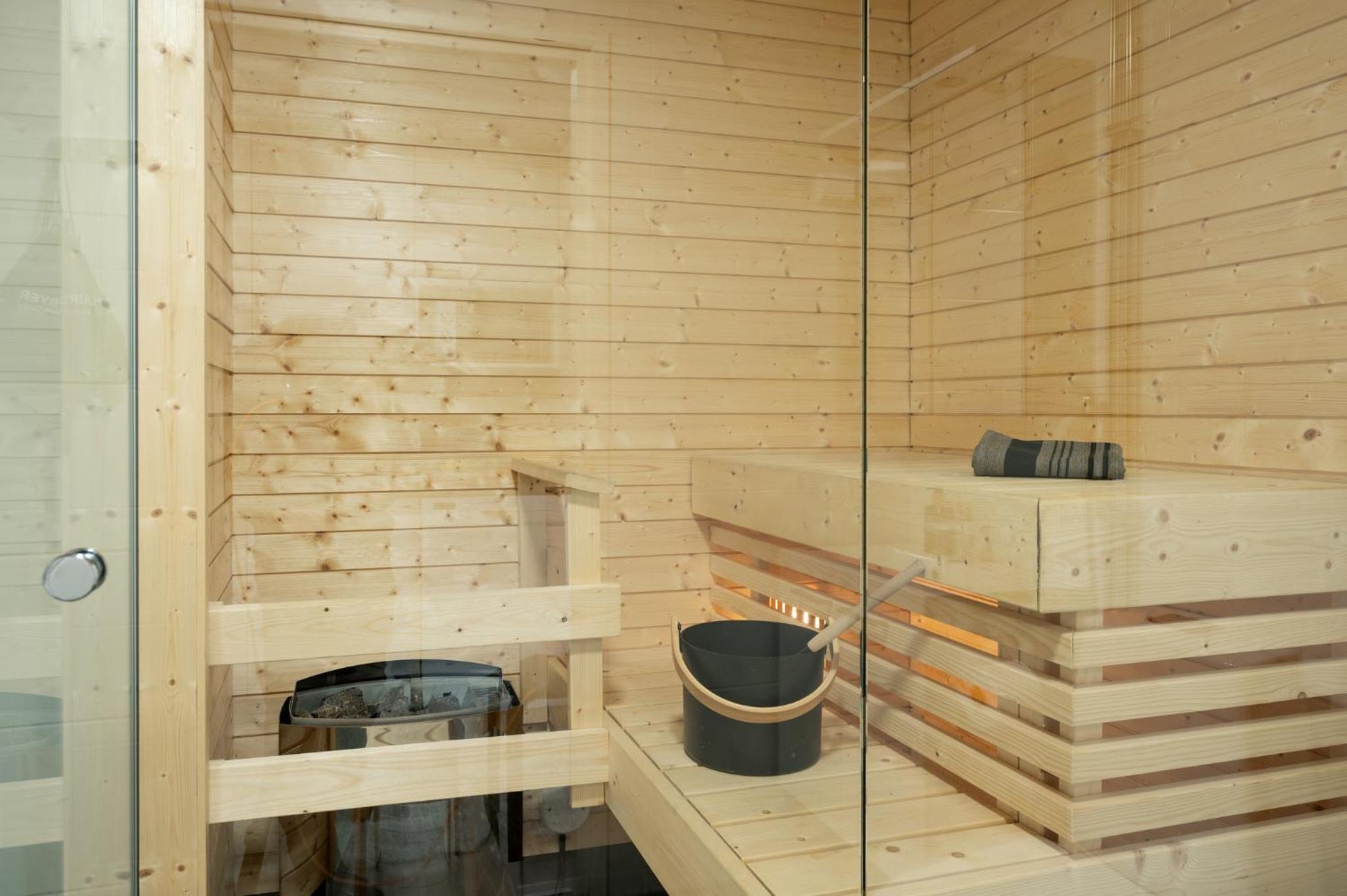 Executive Suite with sauna and balcony - Photo 17