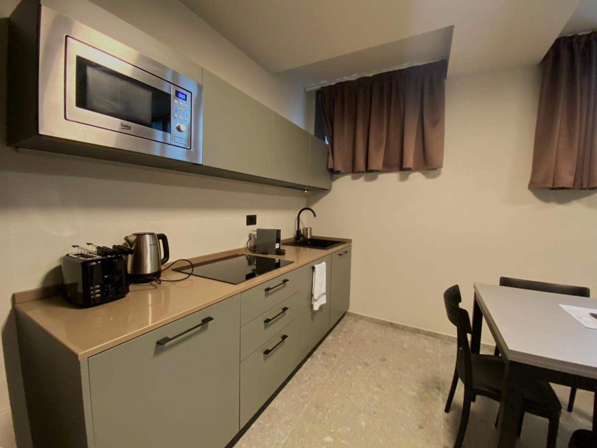 One-Bedroom Apartment photo 2
