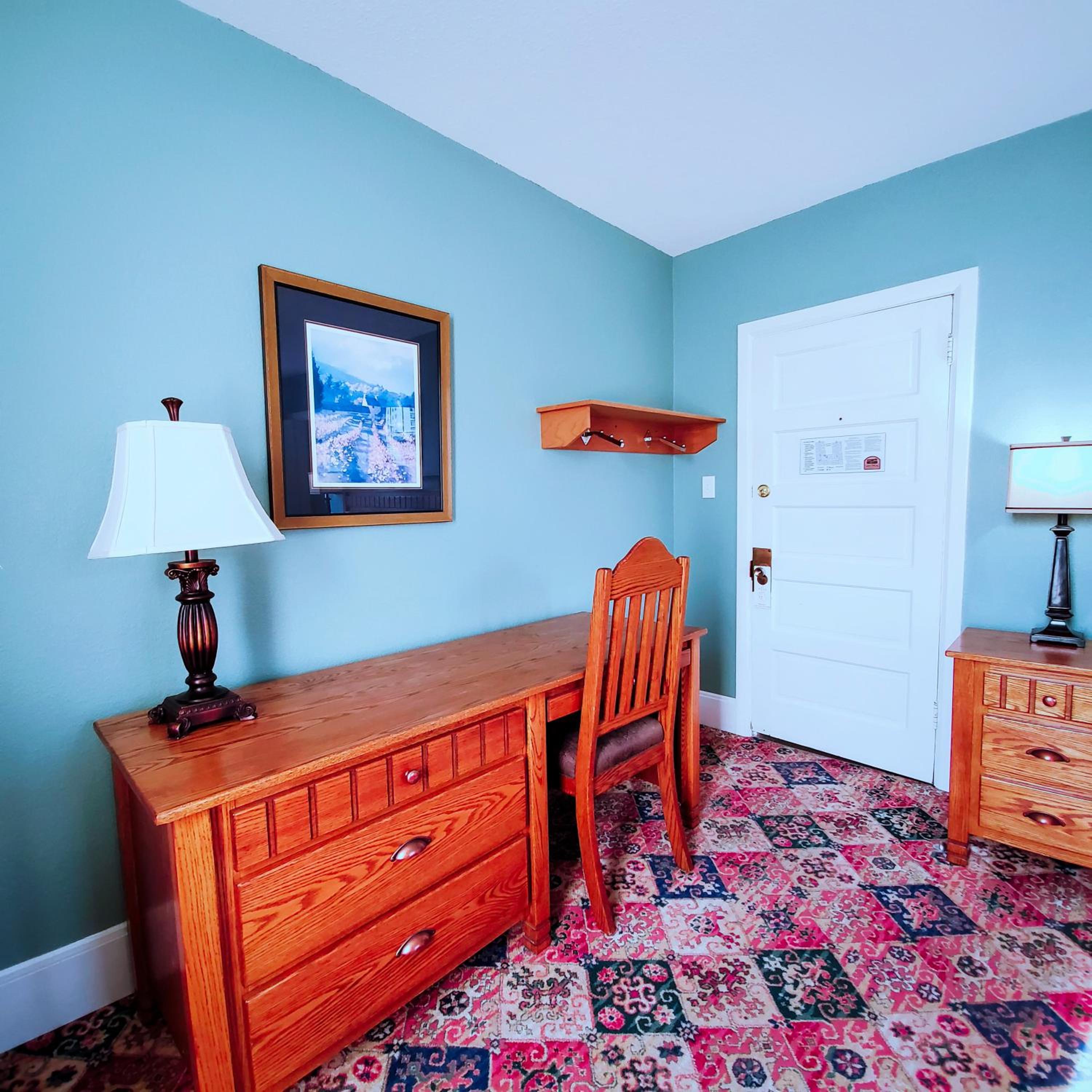 Classic King Room - Photo 4