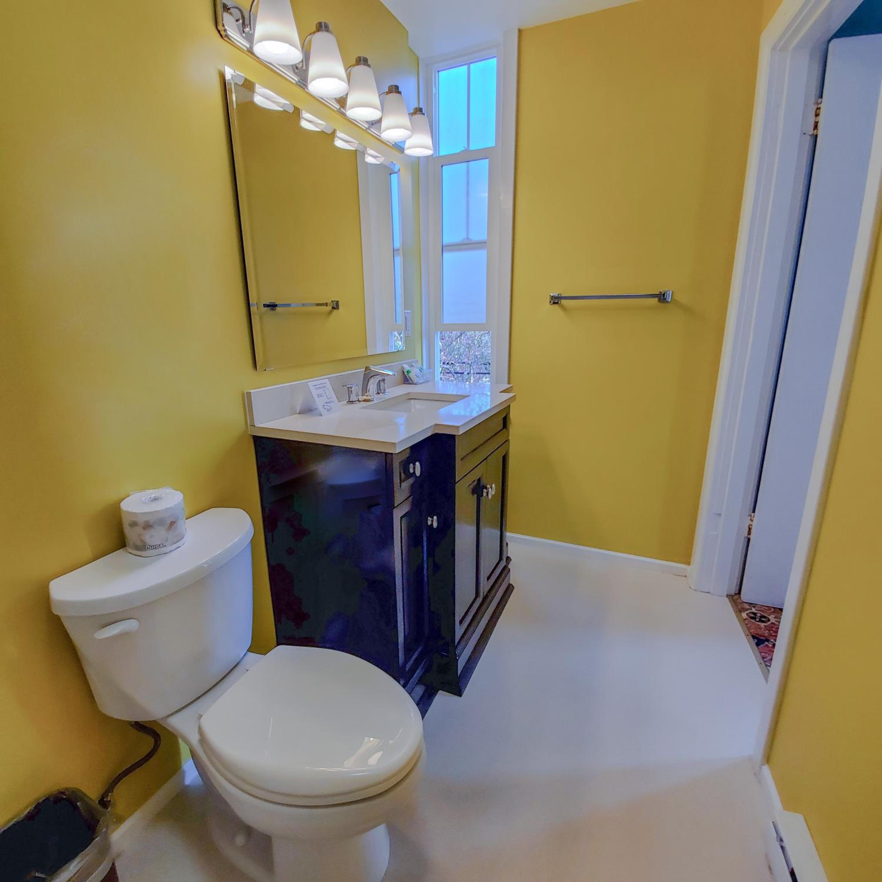 Classic King Room - Photo 6