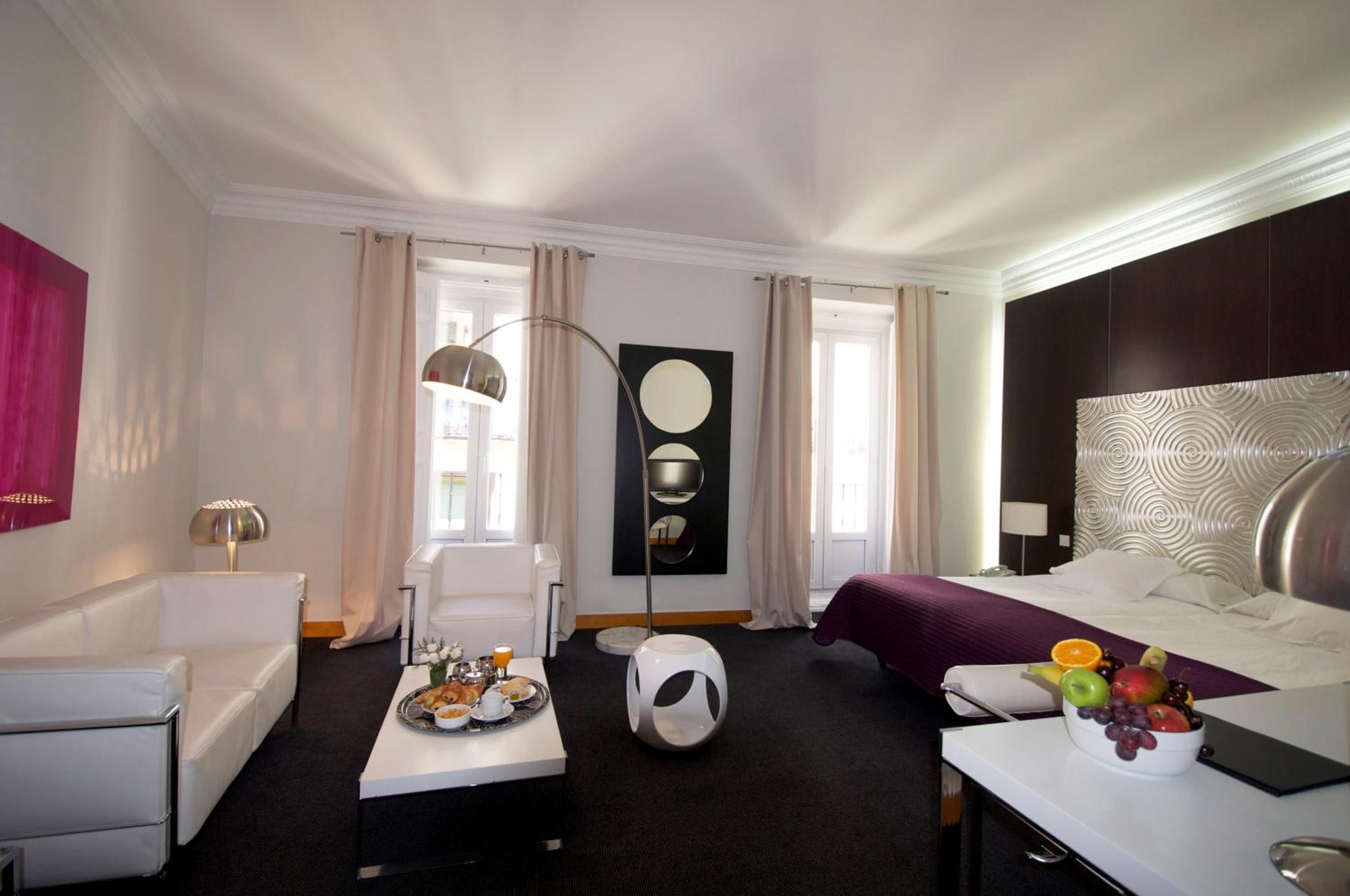 One-Bedroom Apartment - Photo 9