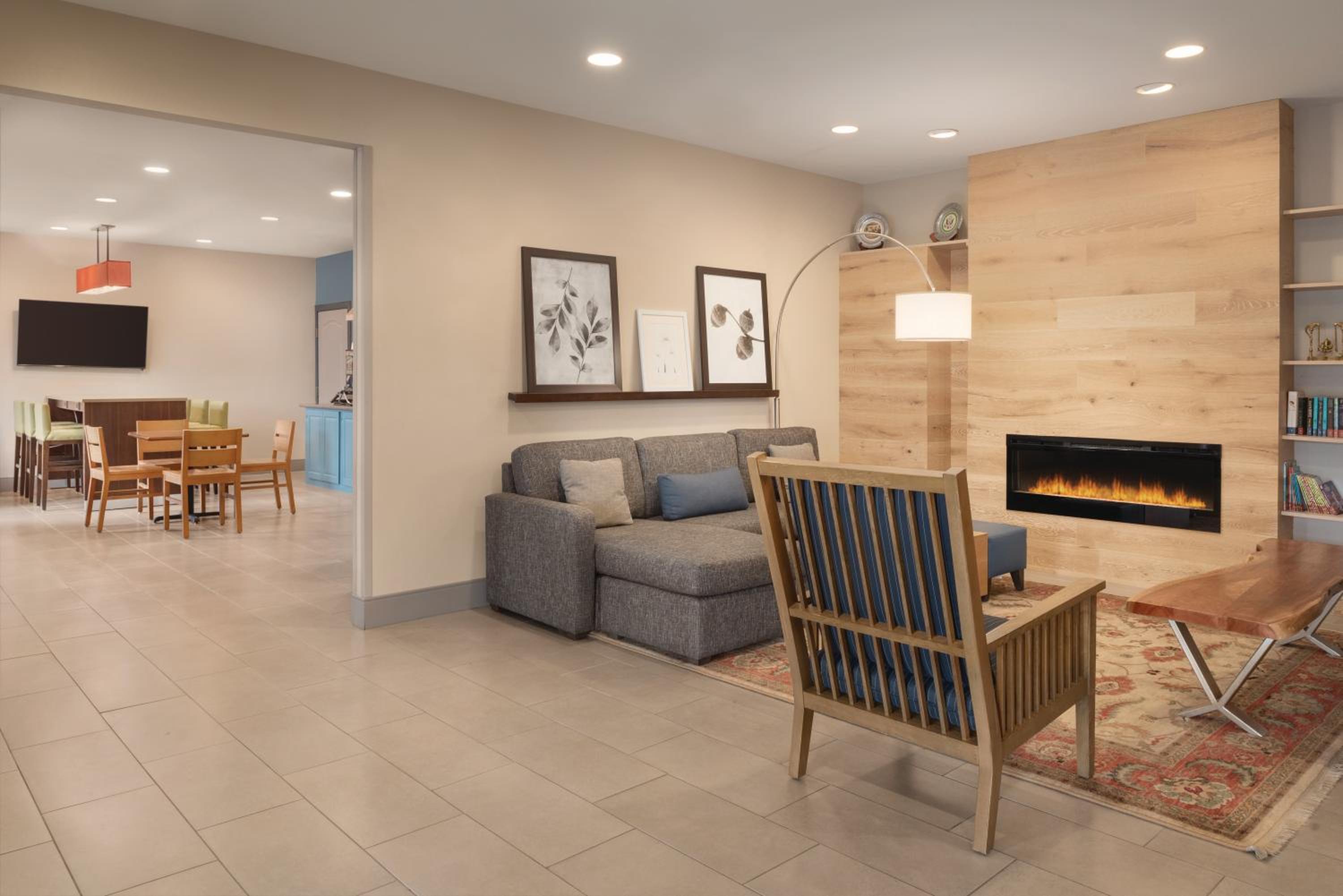 One-Bedroom King Suite - Non-Smoking - Photo 3