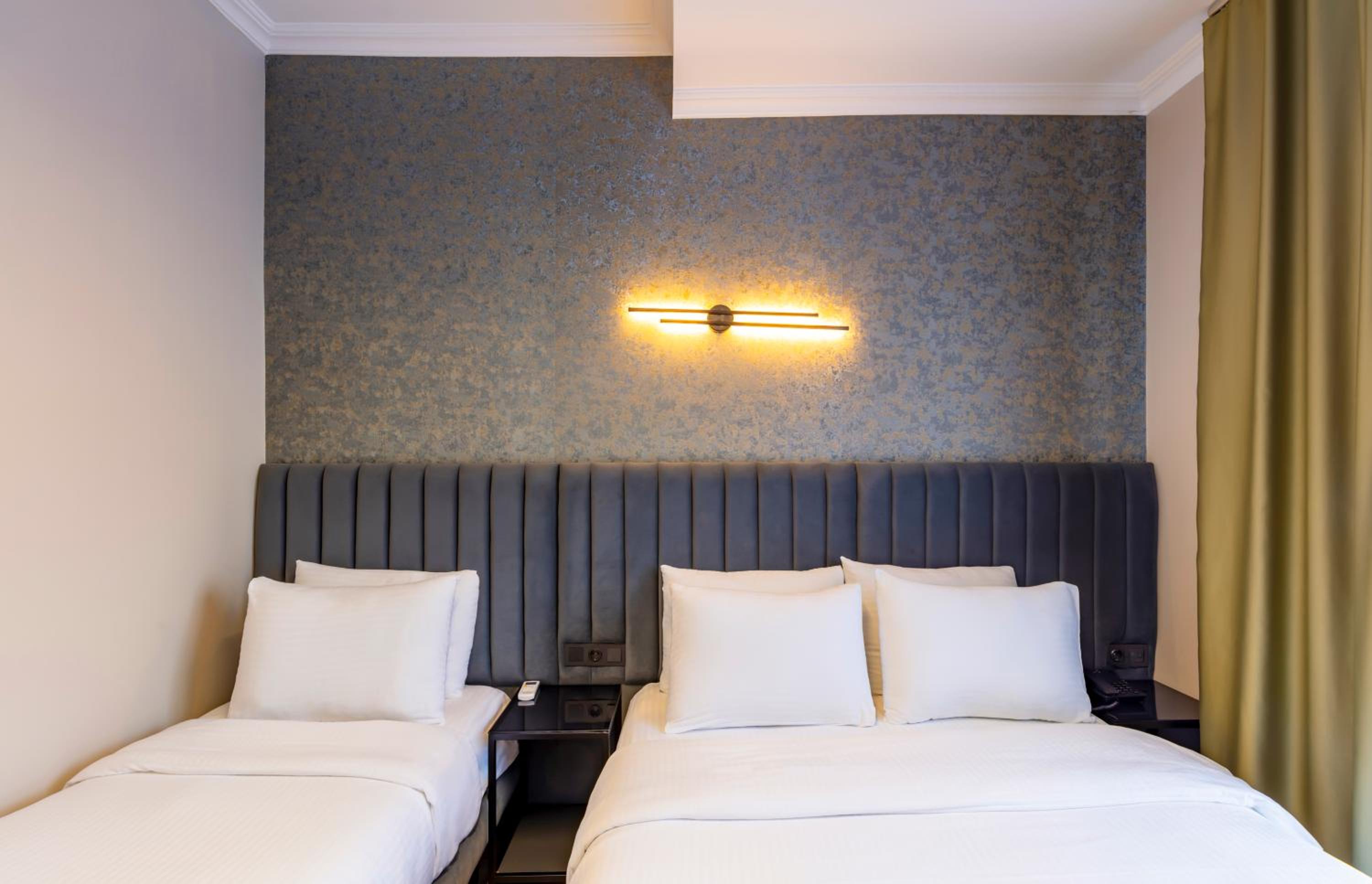 Deluxe Double or Twin Room - Photo 7