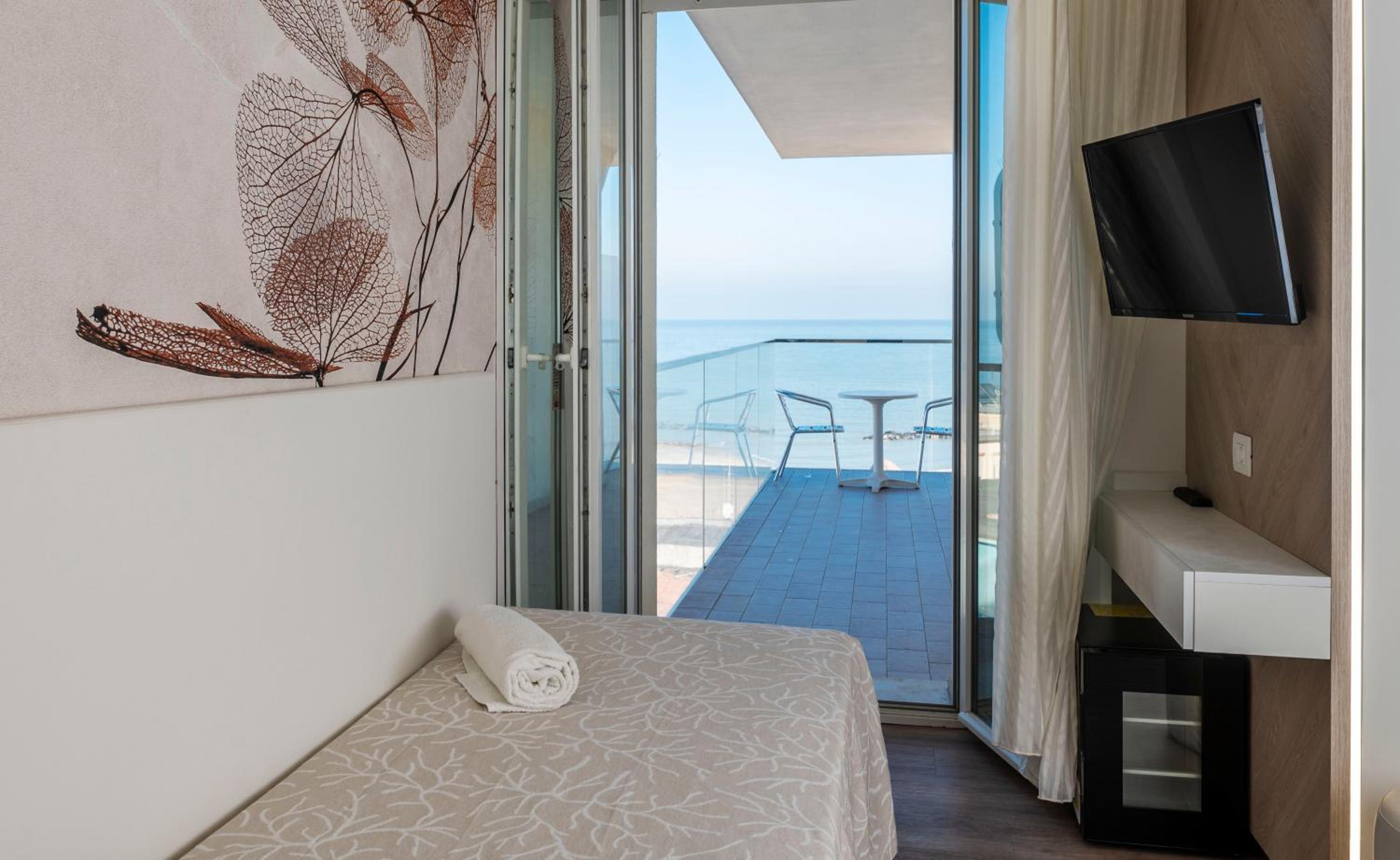 Deluxe Single Room with Sea View photo 3
