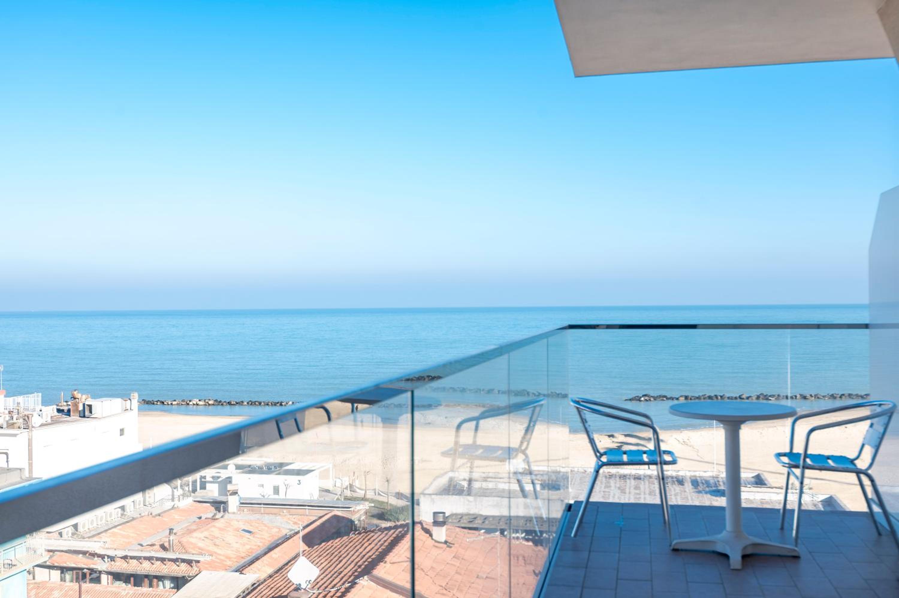Deluxe Single Room with Sea View photo 2