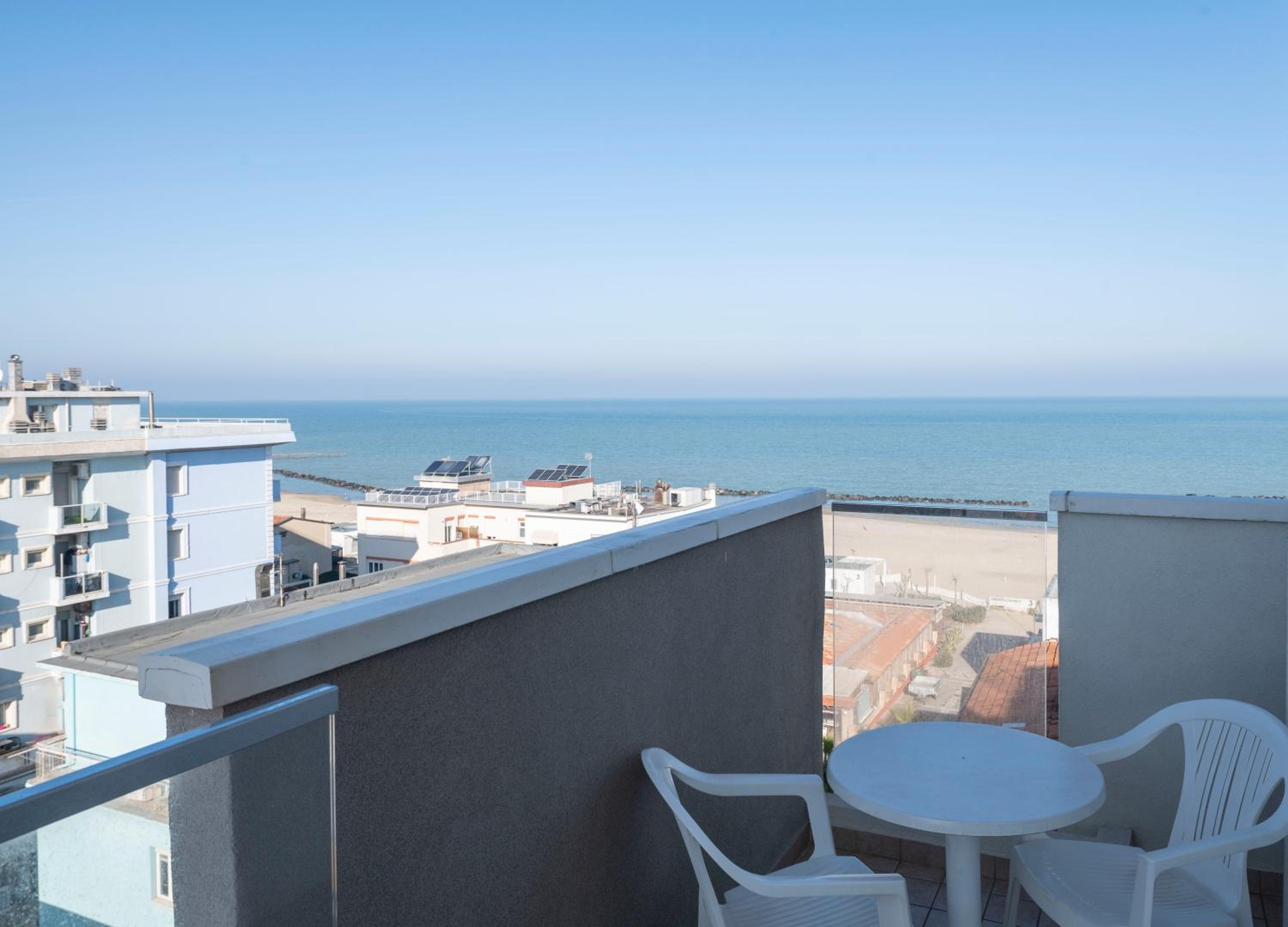 Deluxe Double Room with Sea View photo 3