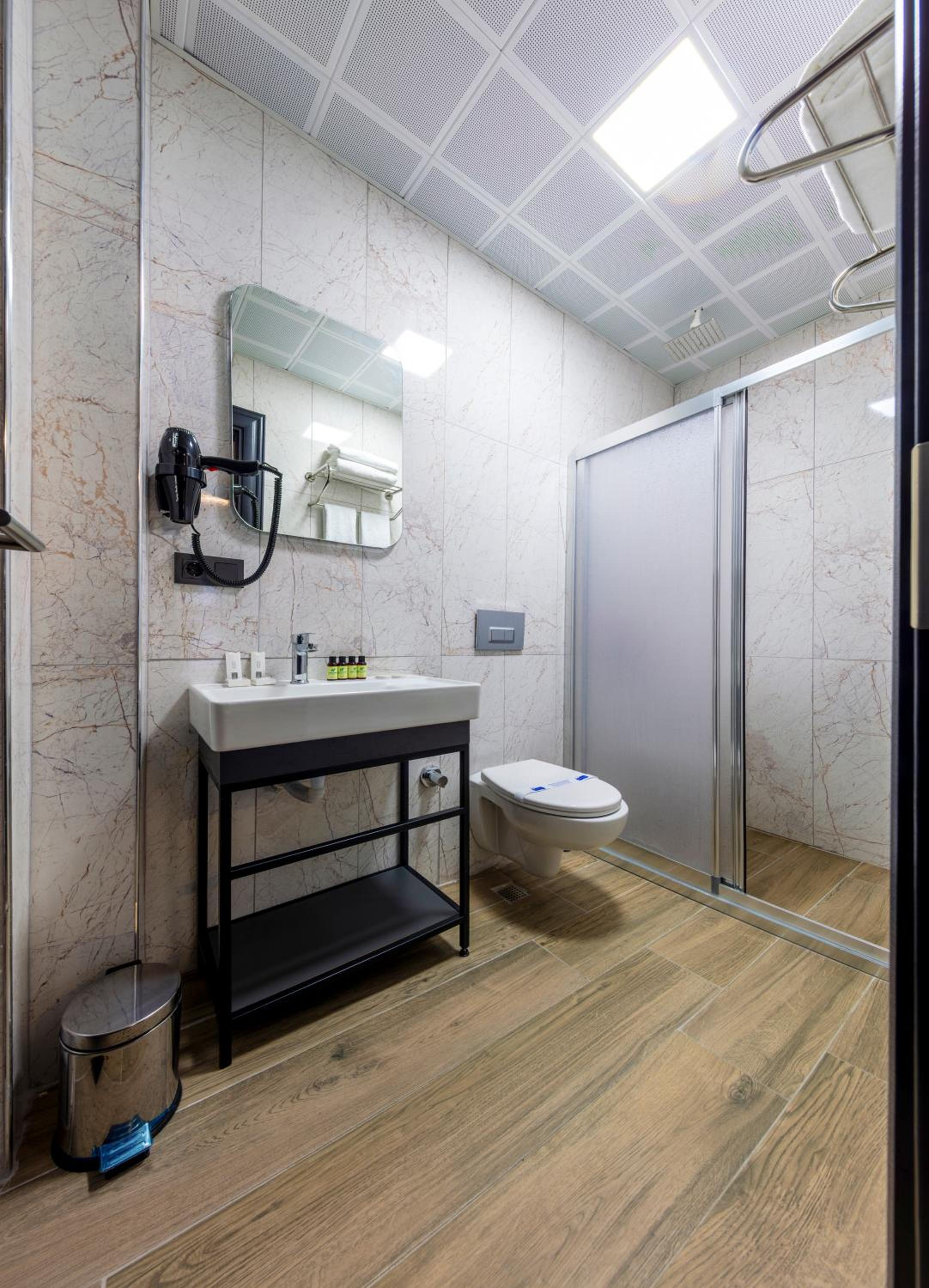Deluxe Triple Room - Photo 7