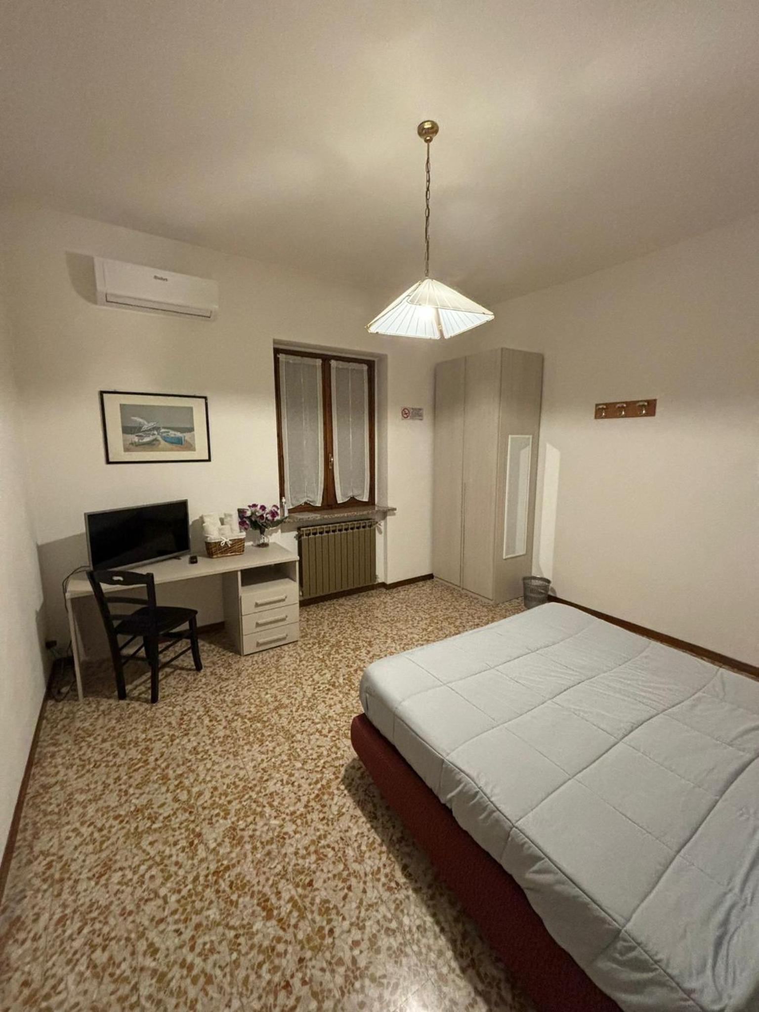 Double Room with Private Bathroom - Photo 1