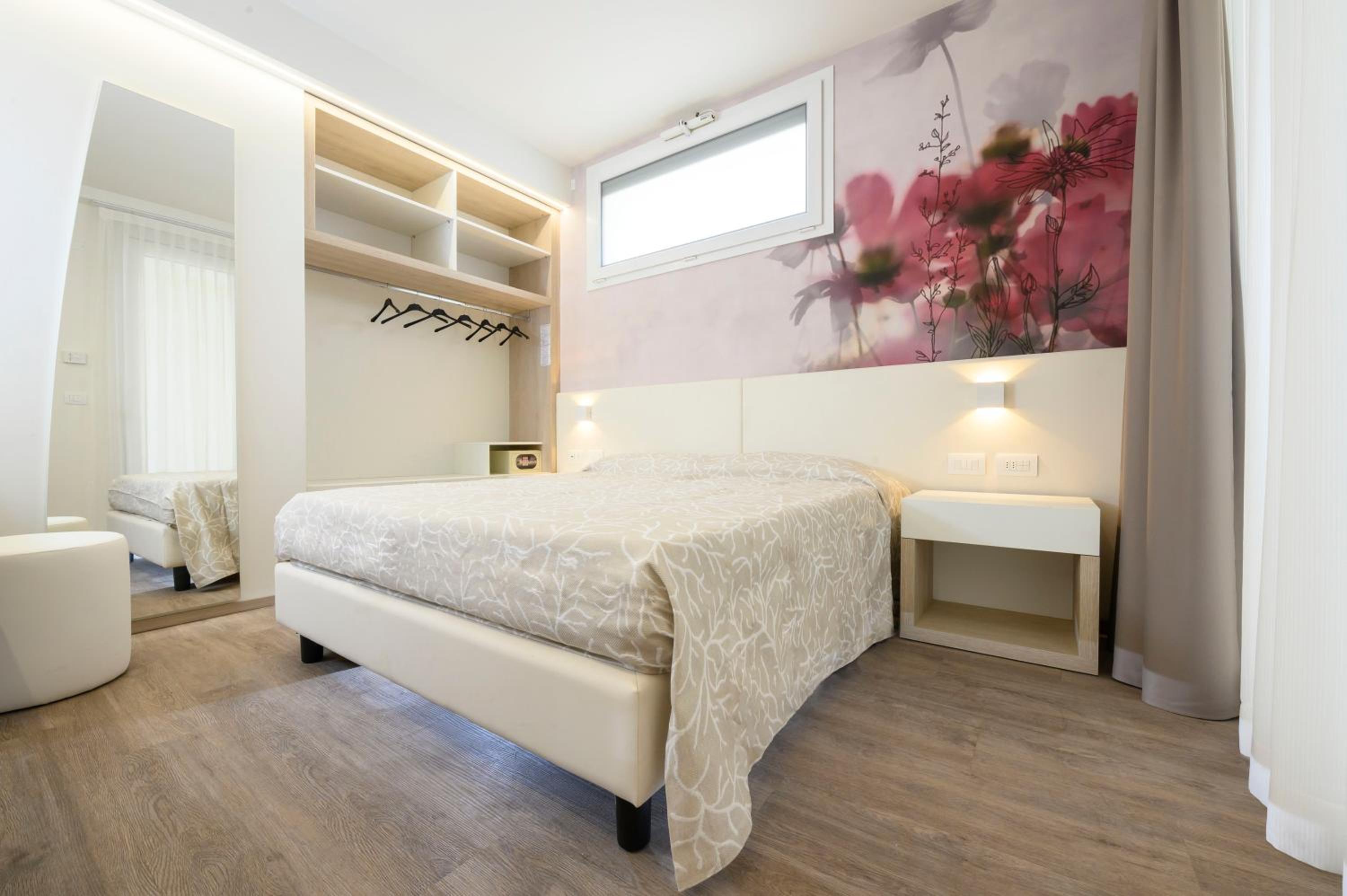 Deluxe Suite with Sea View photo 1