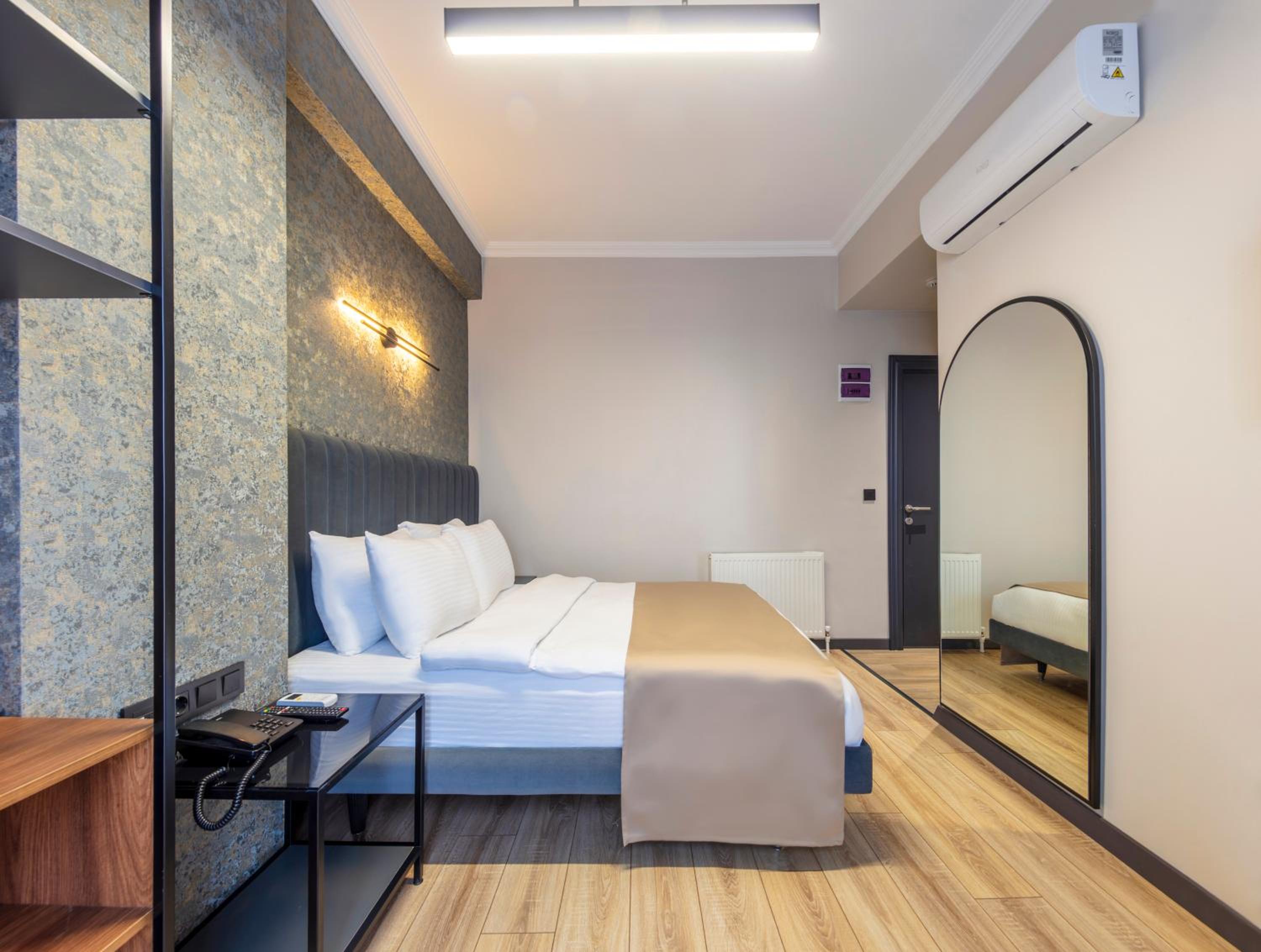 Deluxe Double or Twin Room - Photo 1