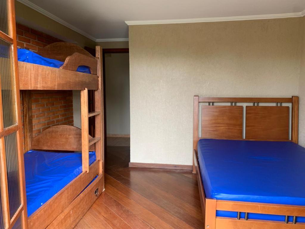 Seven-Bedroom House photo 1