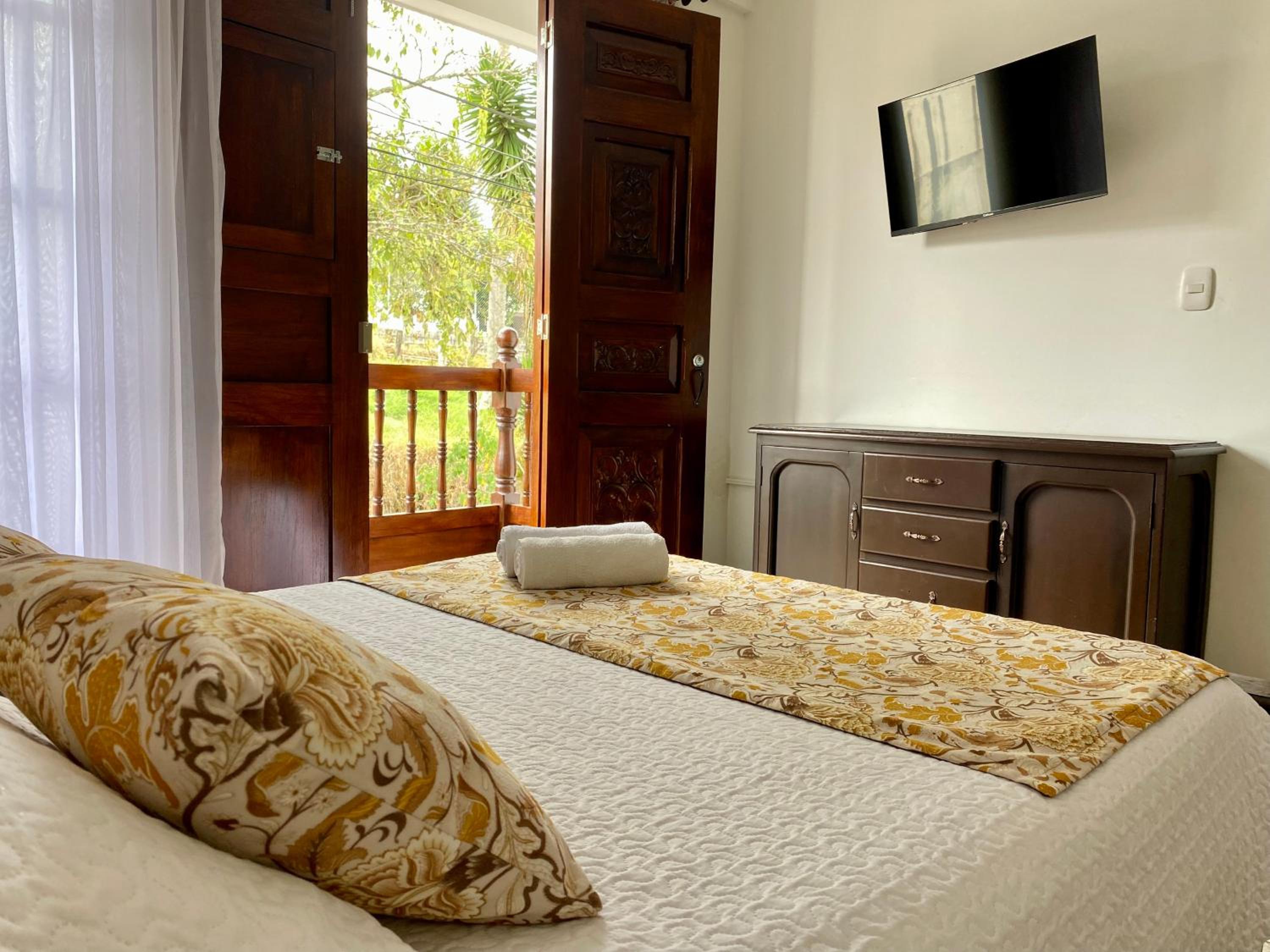 Double Room With Private Bathroom photo 1