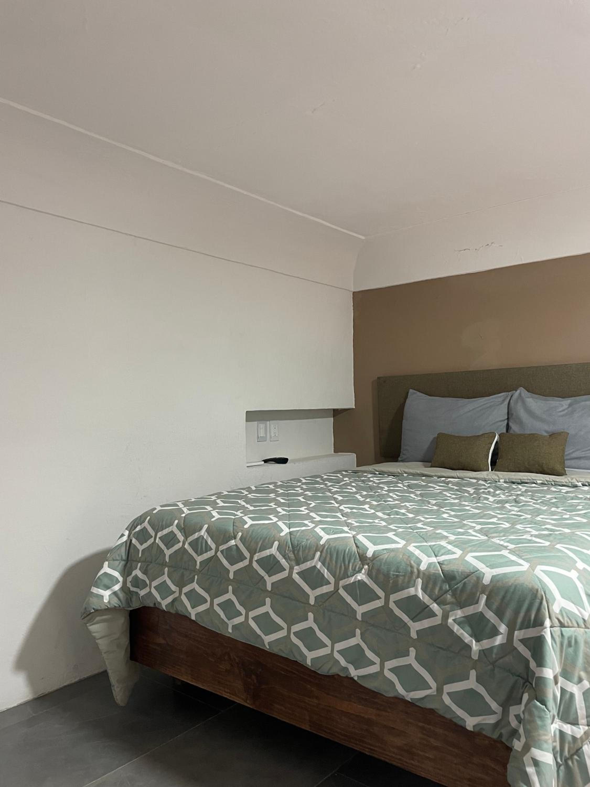 Double Room with Private Bathroom - Photo 5