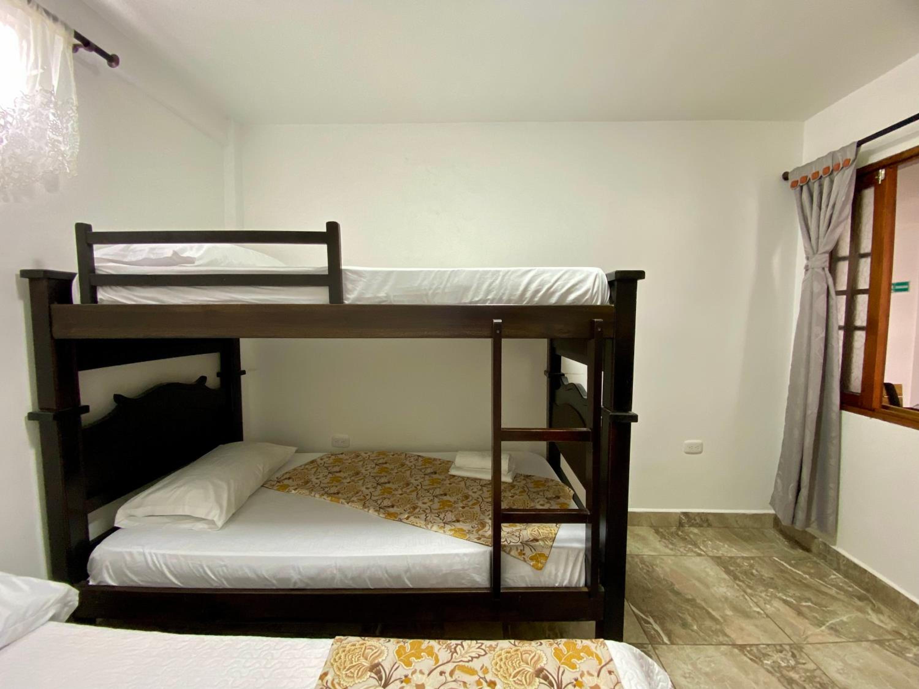 Quadruple Room With Shared Bathroom photo 3
