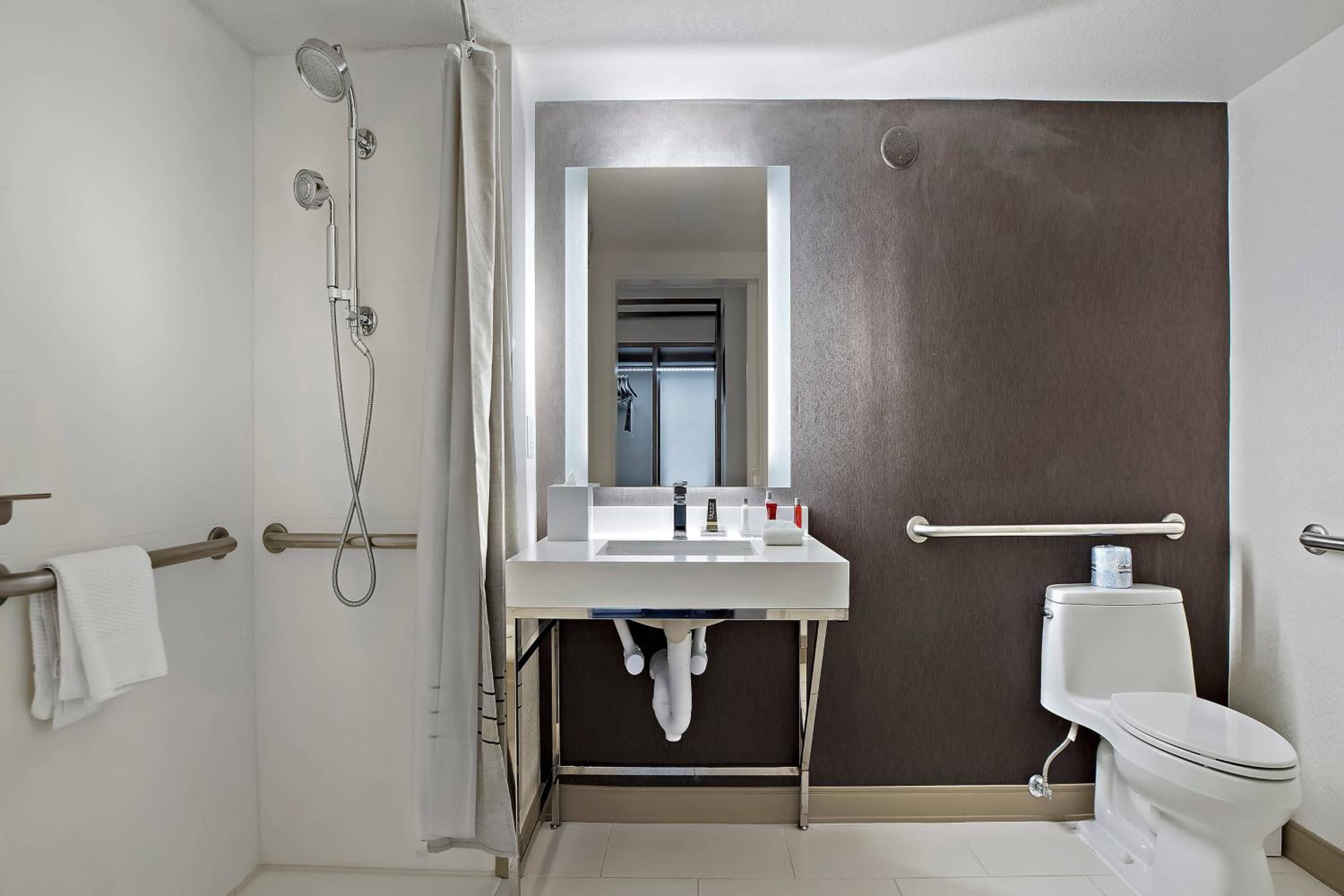 Executive Room, 1 King Bed with Sofa bed, Corner