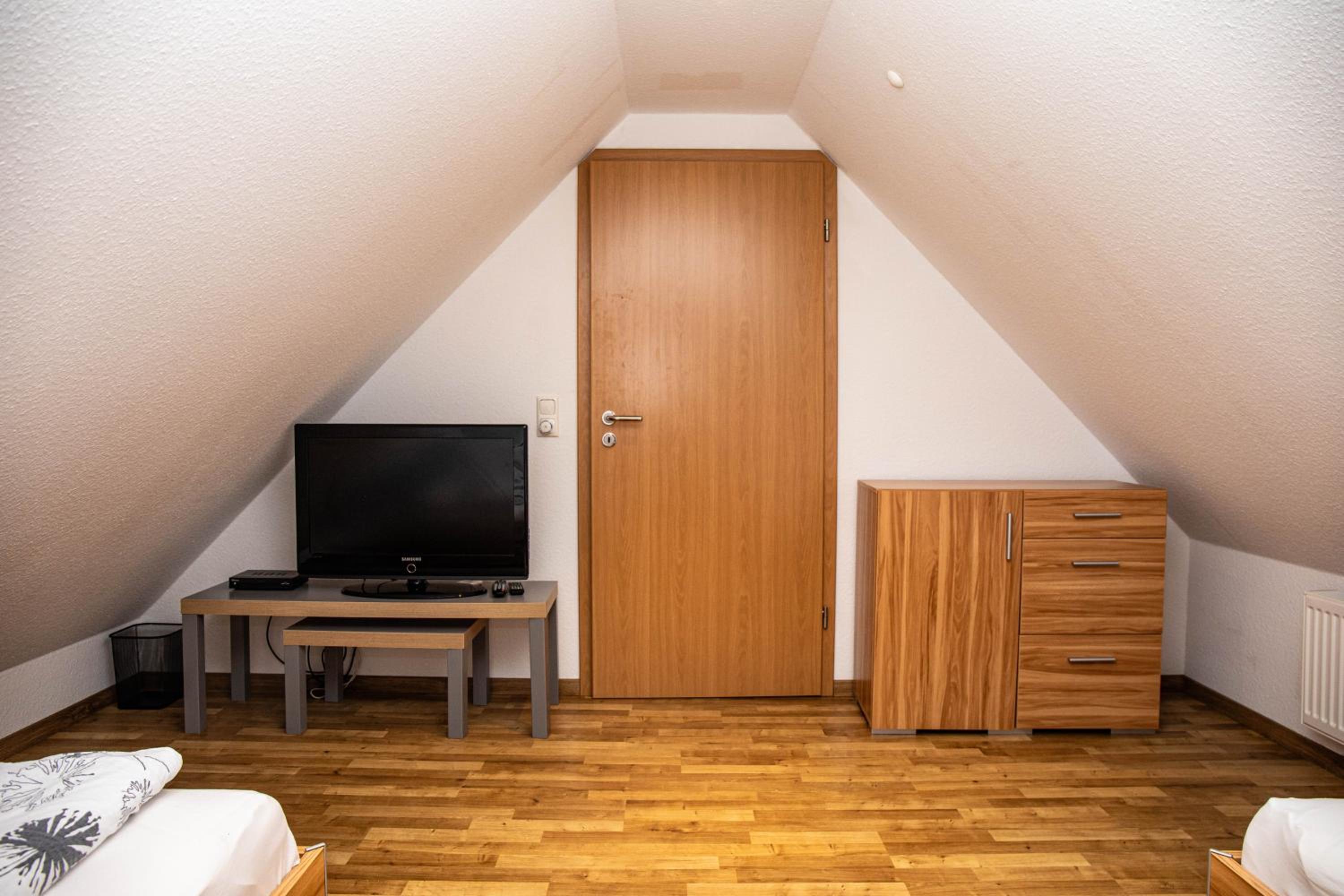 Two-Bedroom Apartment - Photo 3
