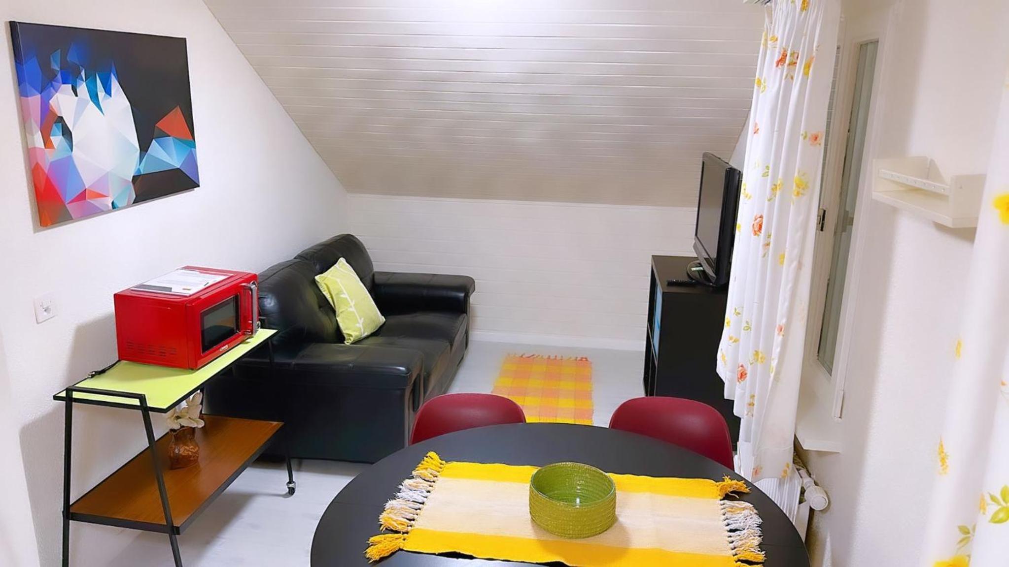 One-Bedroom Apartment photo 1