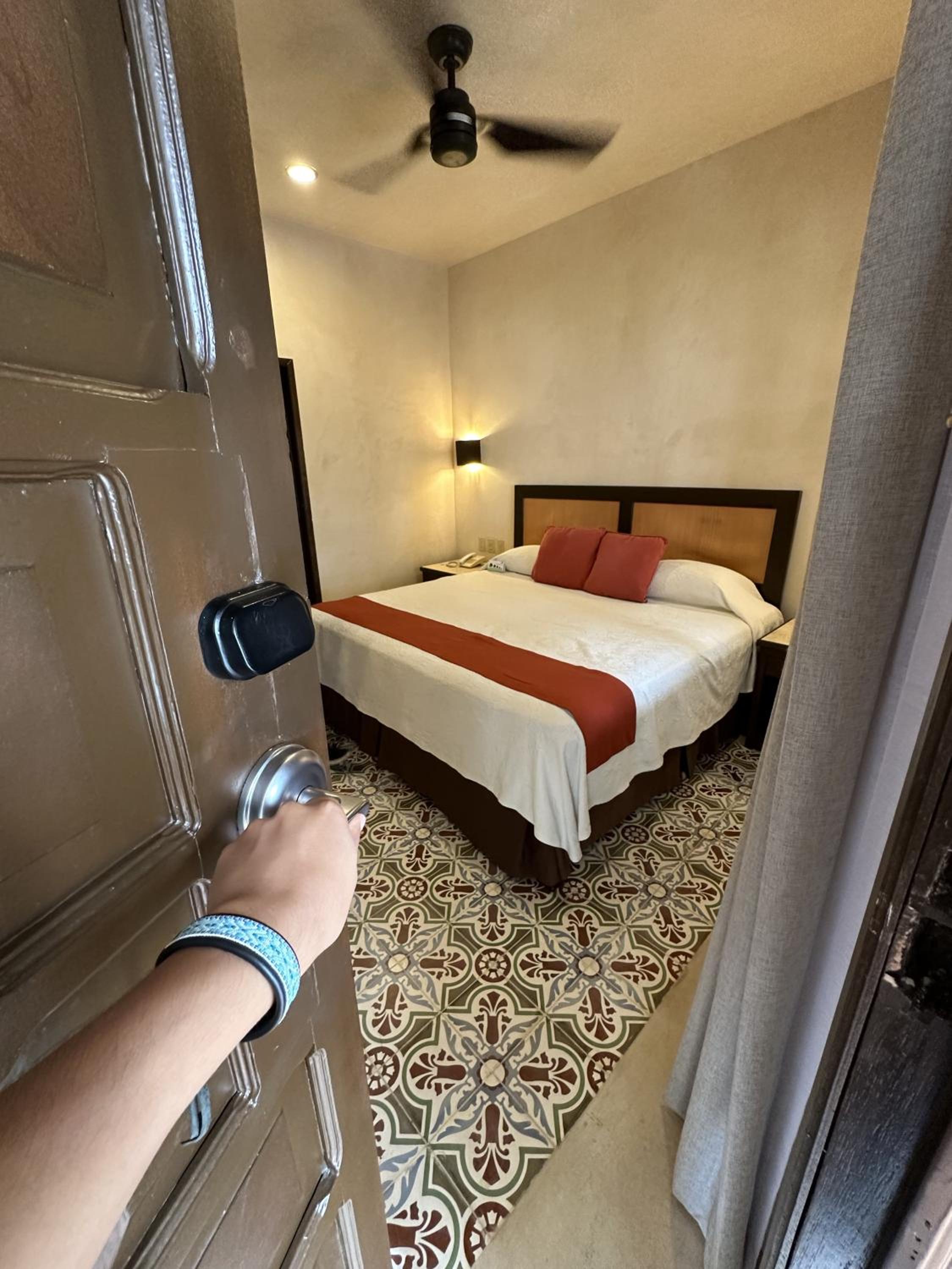 Standard King Room - Photo 1