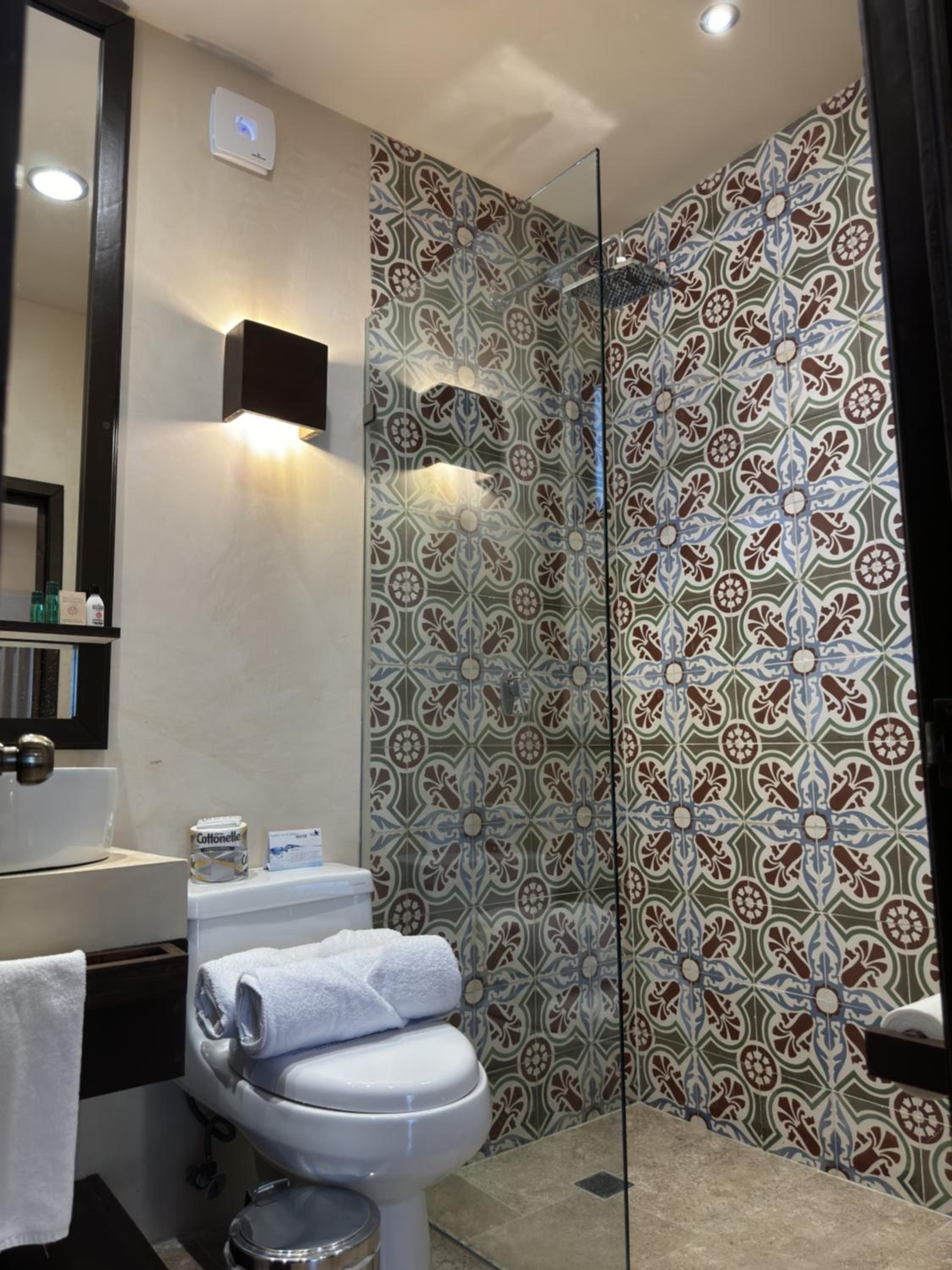 Standard King Room - Photo 2
