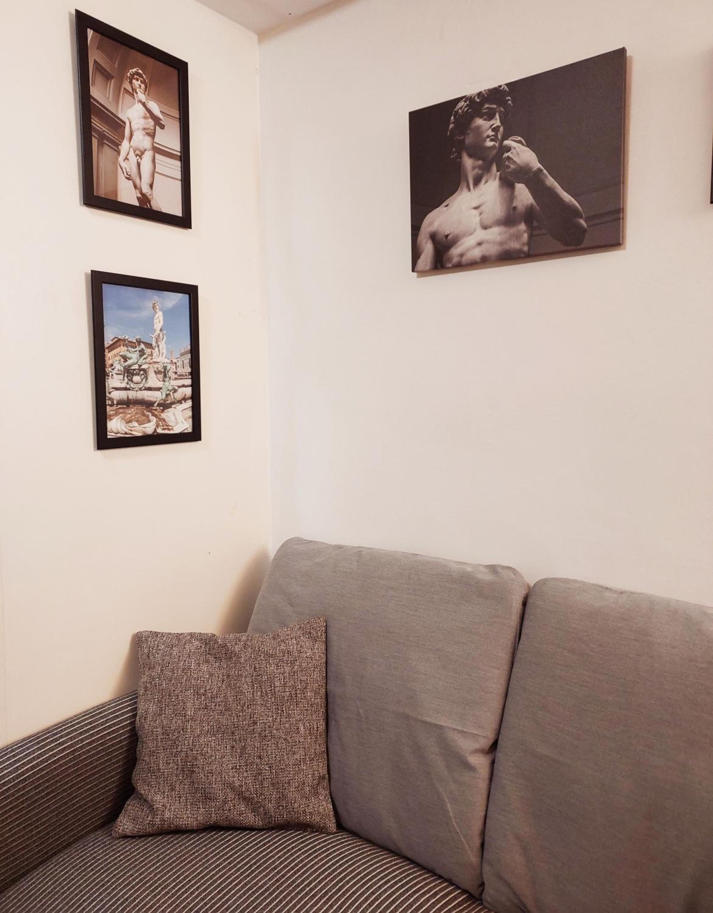 One-Bedroom Apartment photo 2