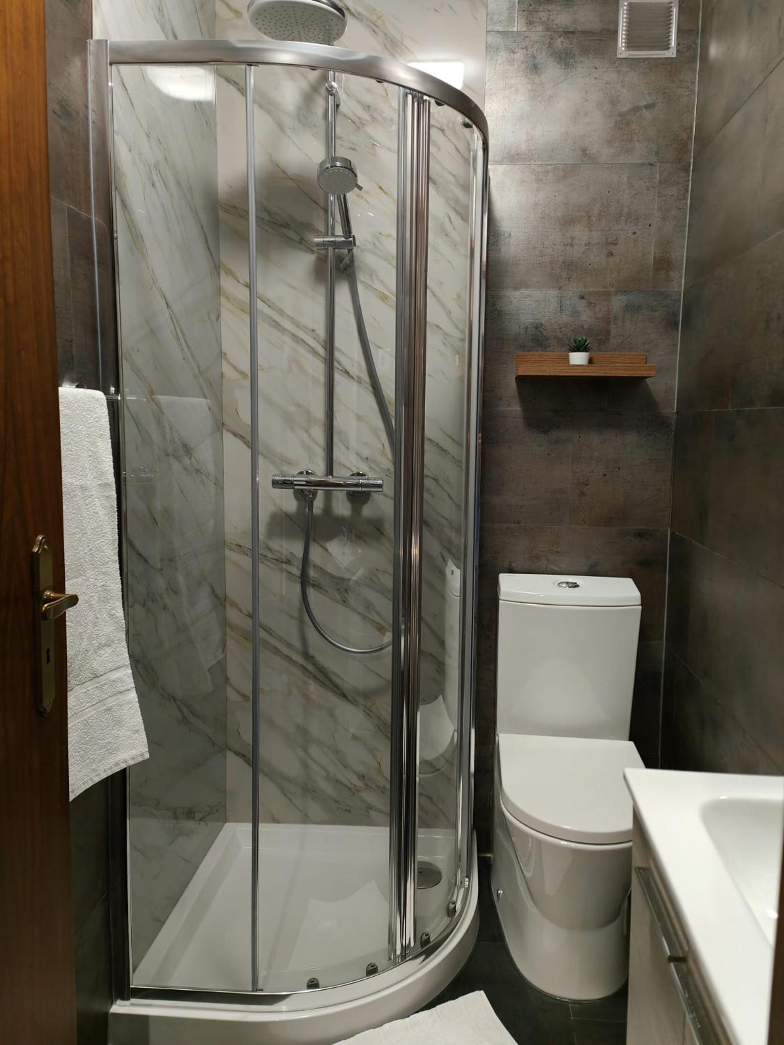 Three-Bedroom Apartment - Photo 7