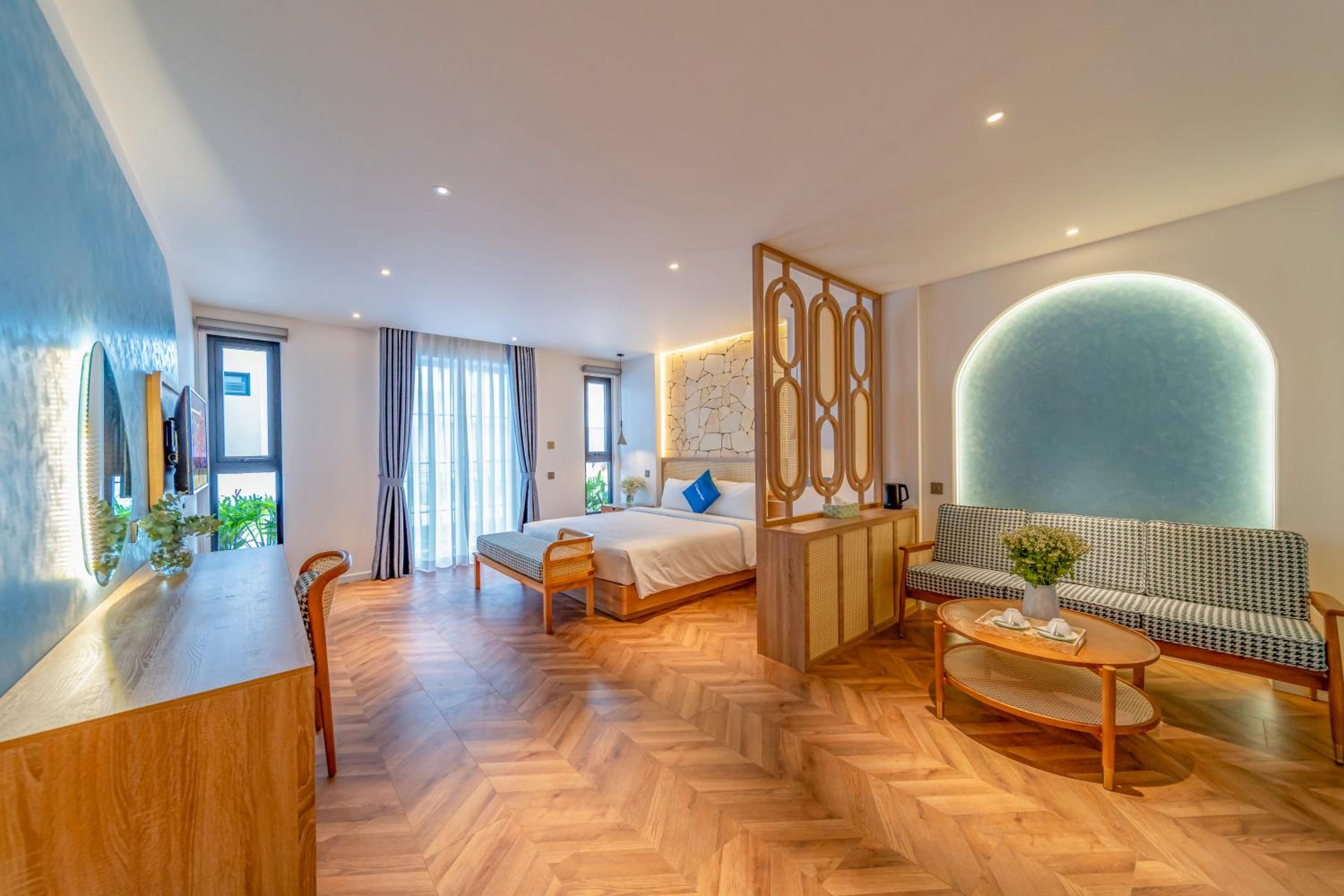 Executive Suite with Balcony photo 3