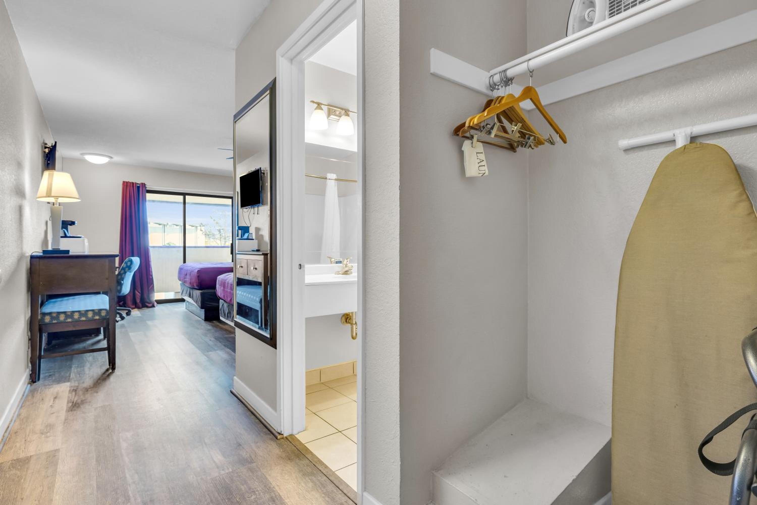 Double or Twin Room with Balcony photo 1