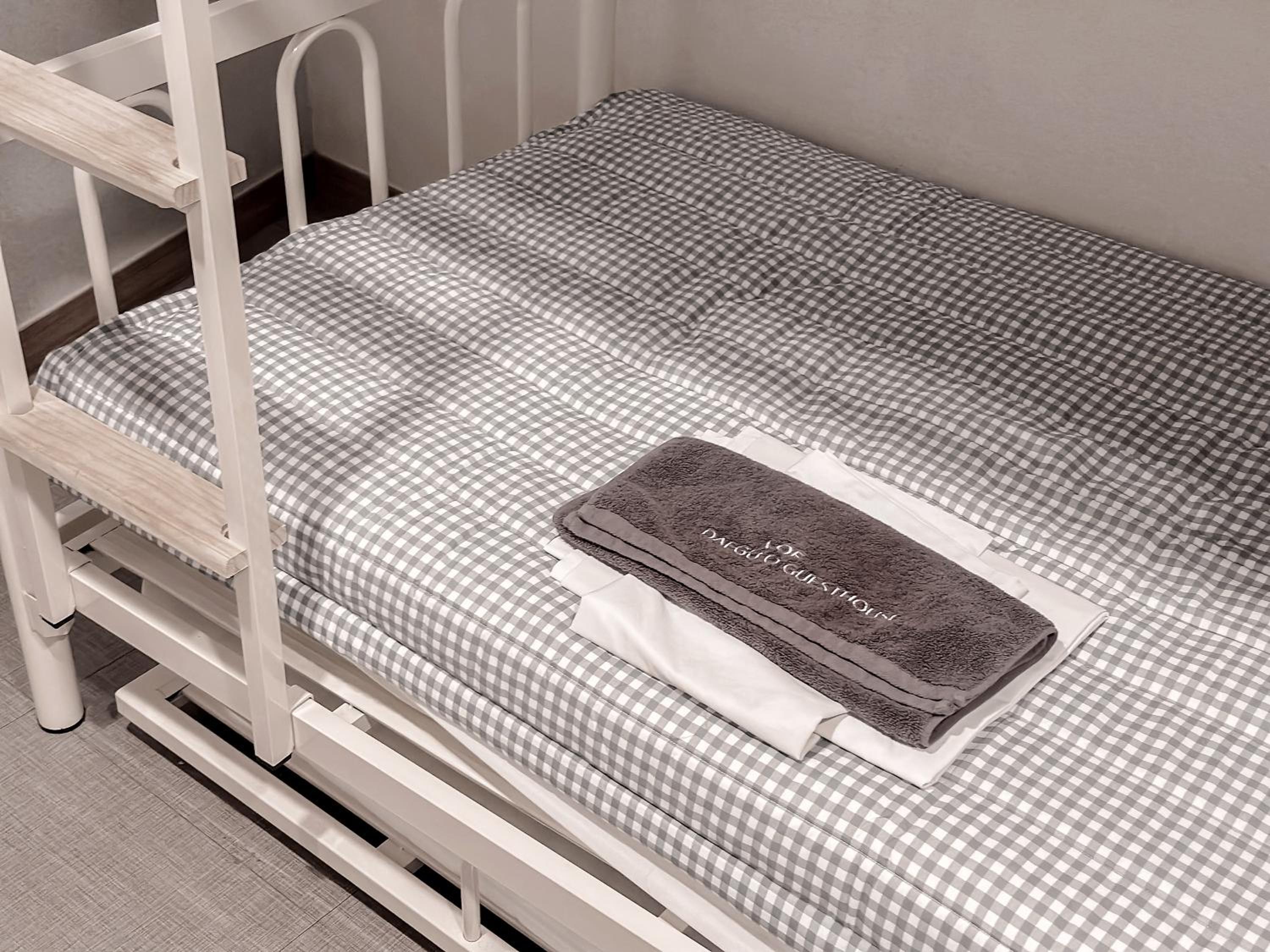 Bed in 4-Bed Female Dormitory Room photo 3