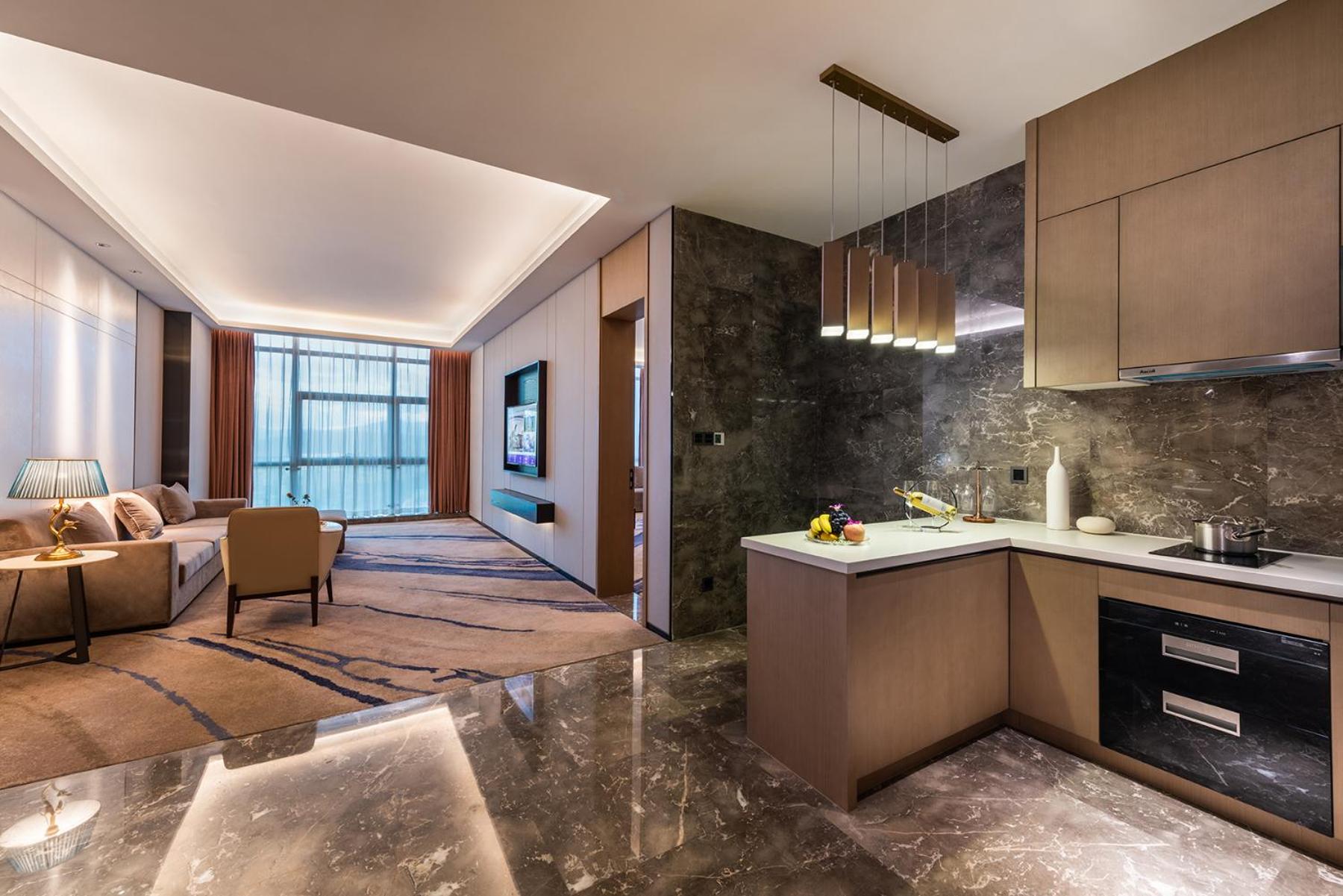 Deluxe King Suite