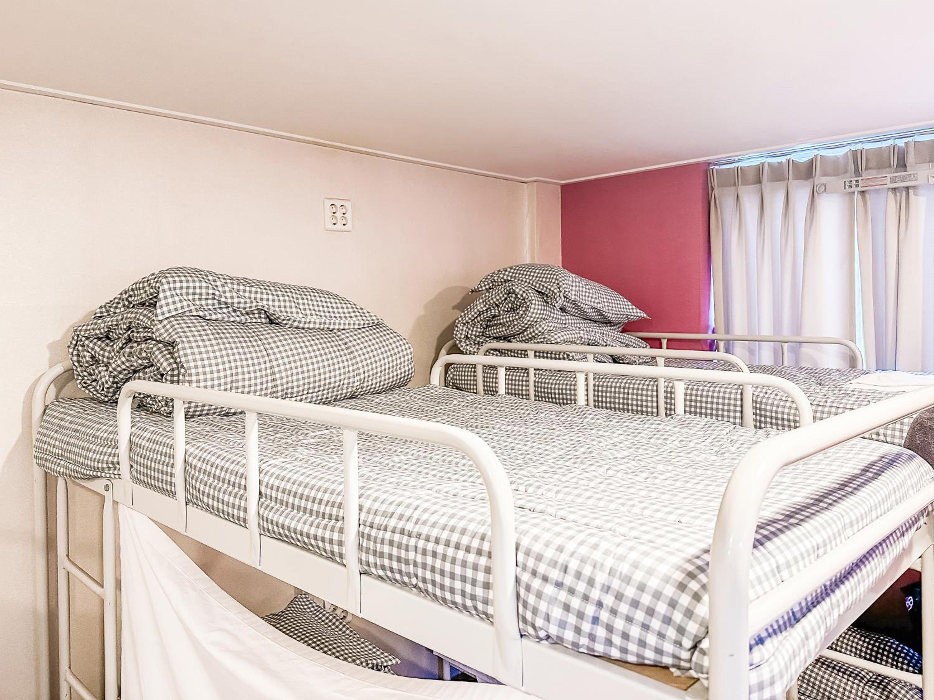 Bed in 6-Bed Female Dormitory Room photo 2