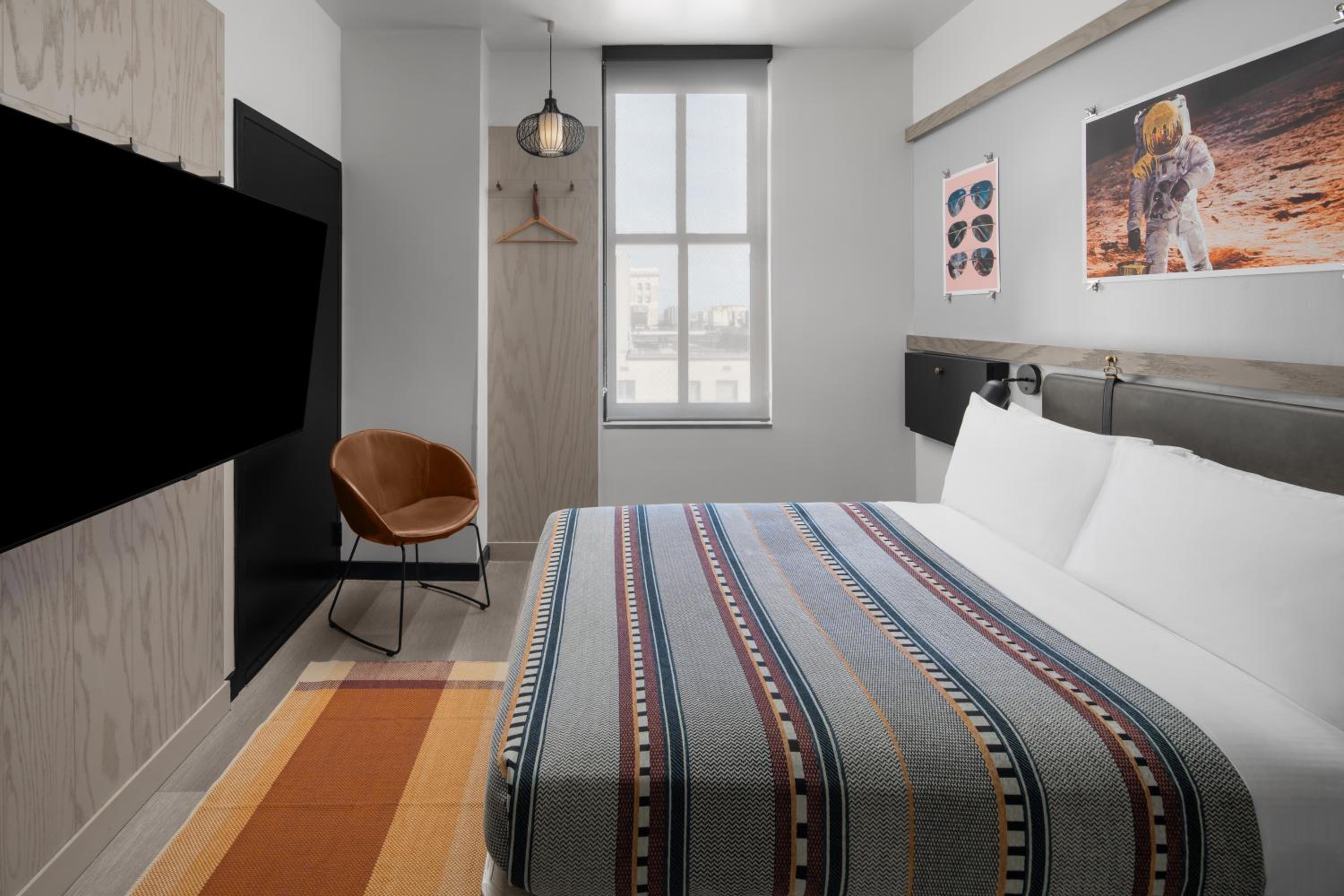 Standard Queen Room - Photo 4