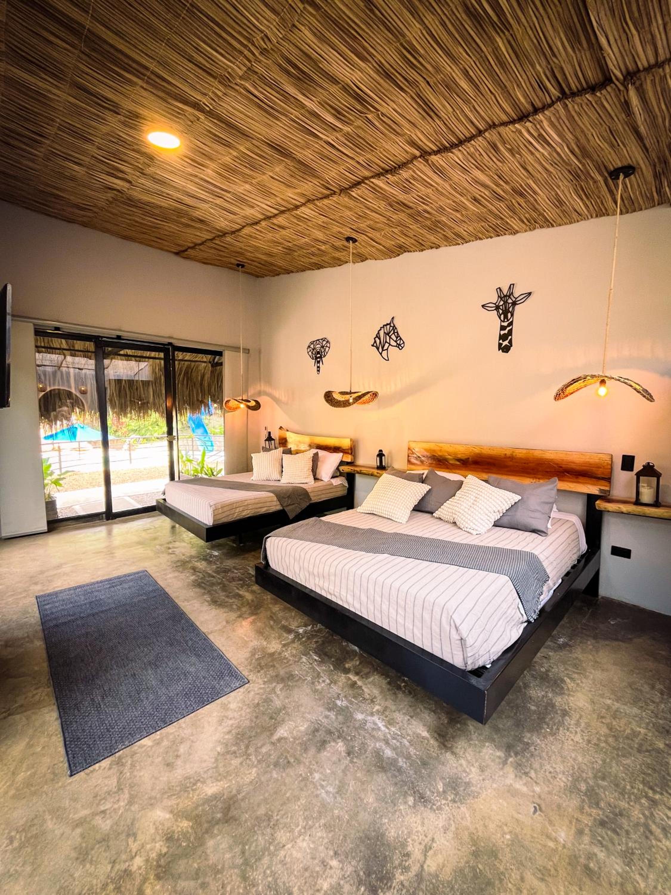 Deluxe Family Suite photo 2