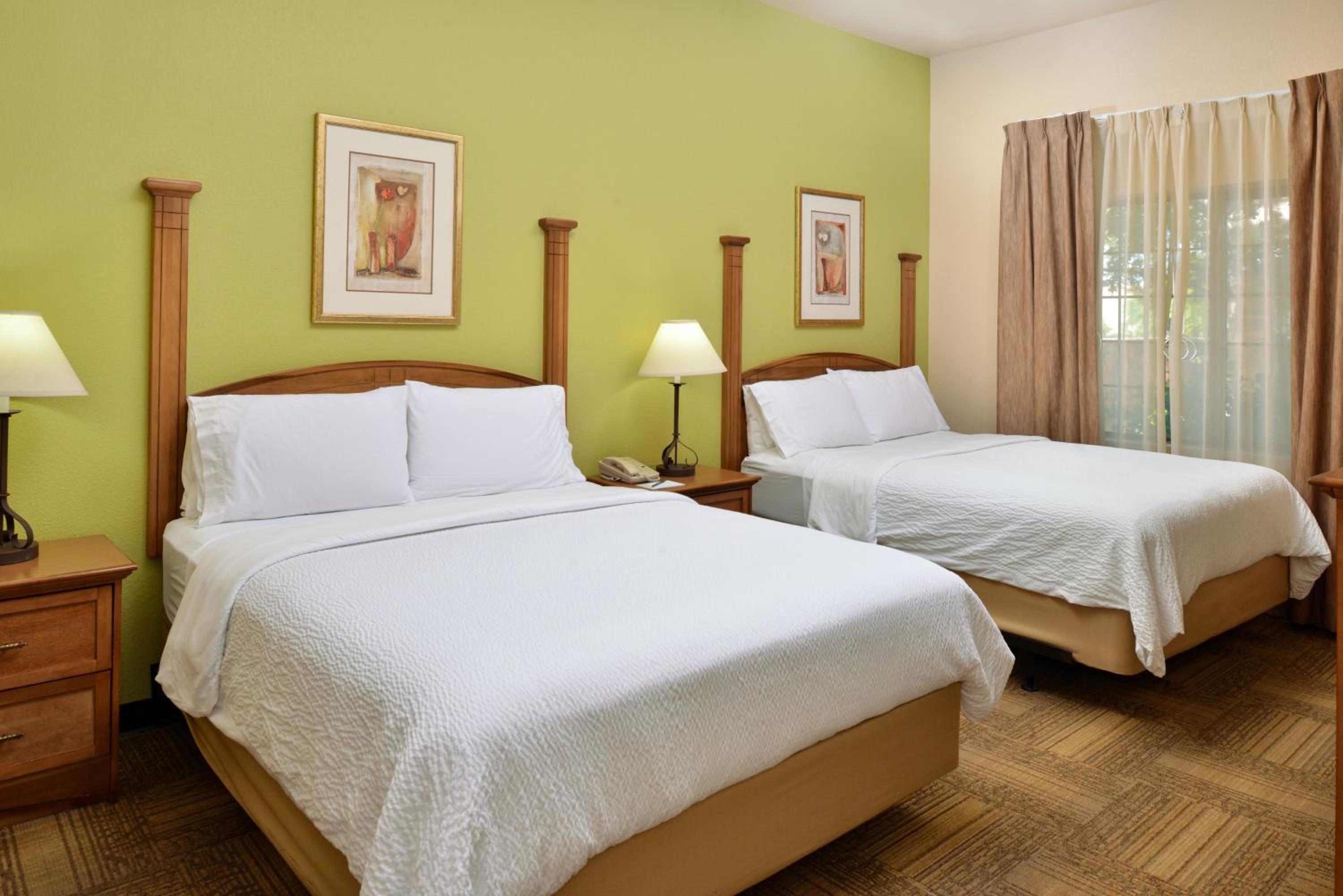One-Bedroom Queen Suite - Photo 7