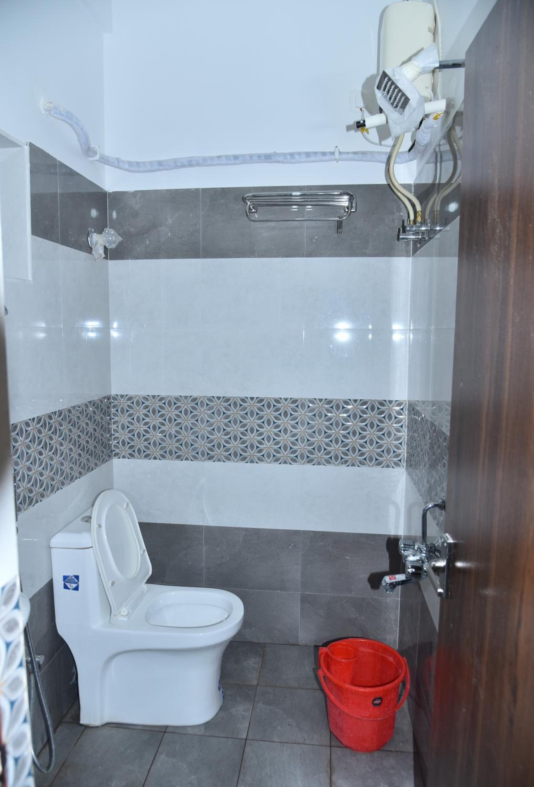 Single Room With Bathroom photo 2