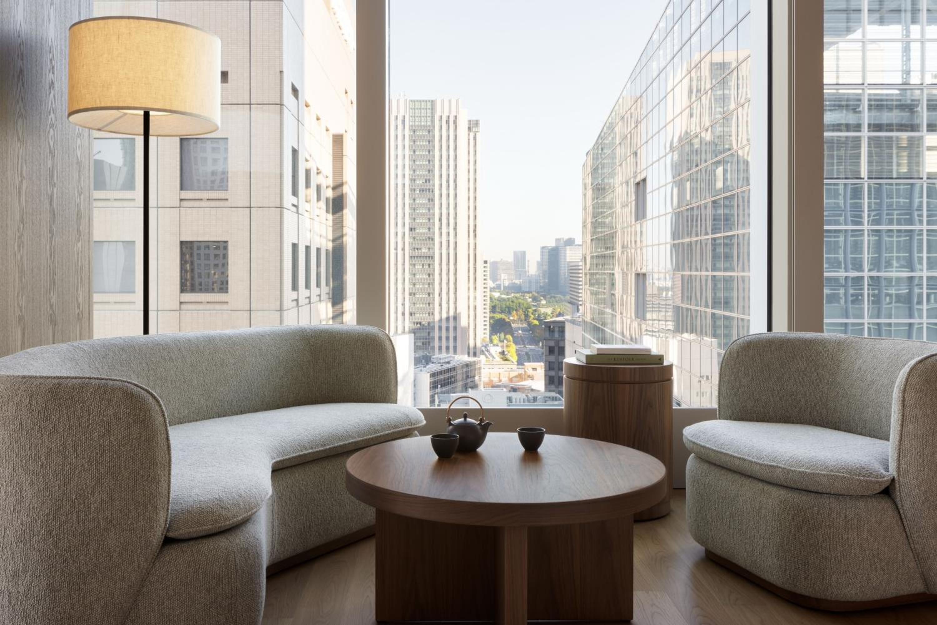 Deluxe Corner Suite with One King Bed and City View