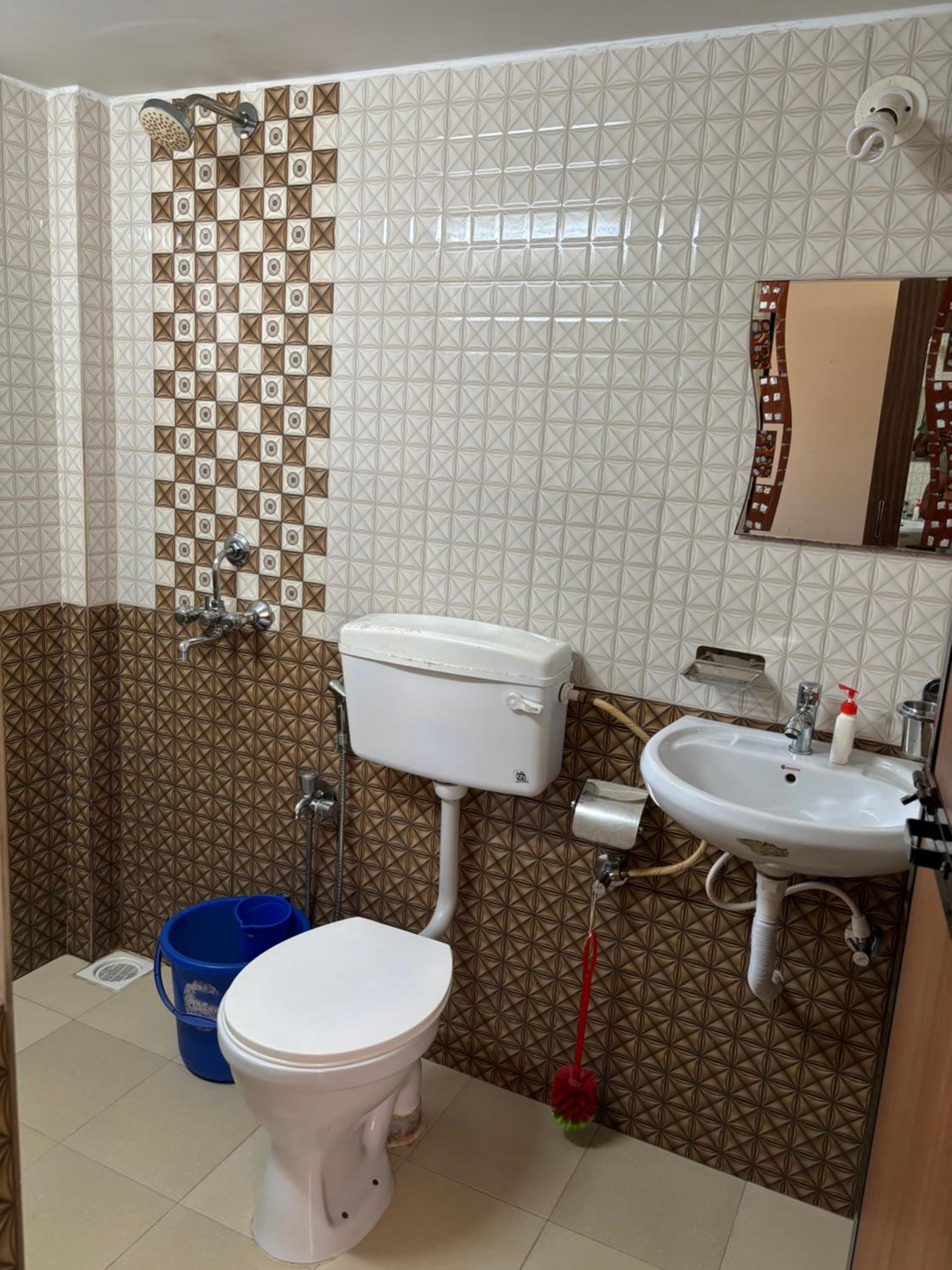 Family Room With Private Bathroom photo 3