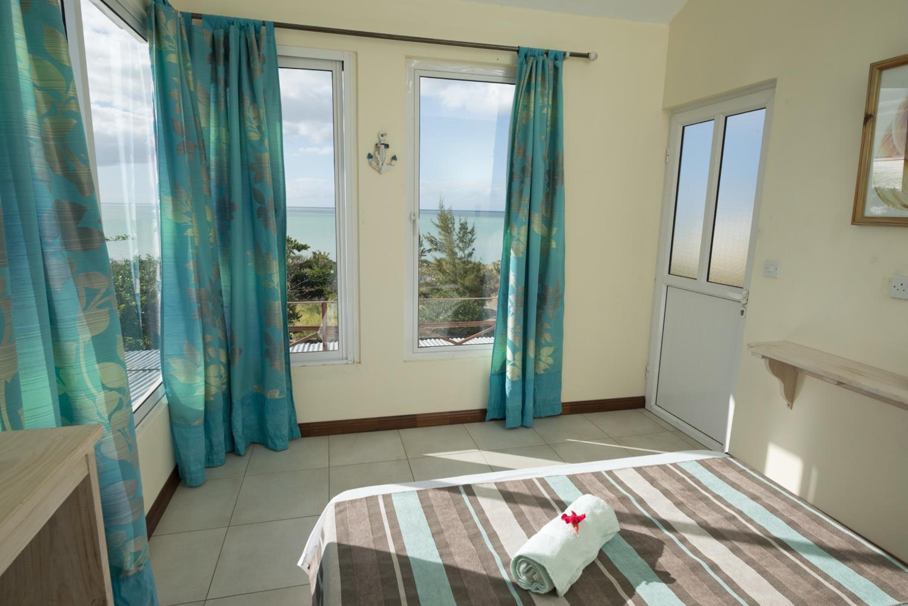 Double Room with Sea View - Photo 1