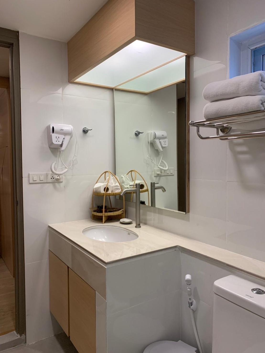 Deluxe Double or Twin Room - Photo 3