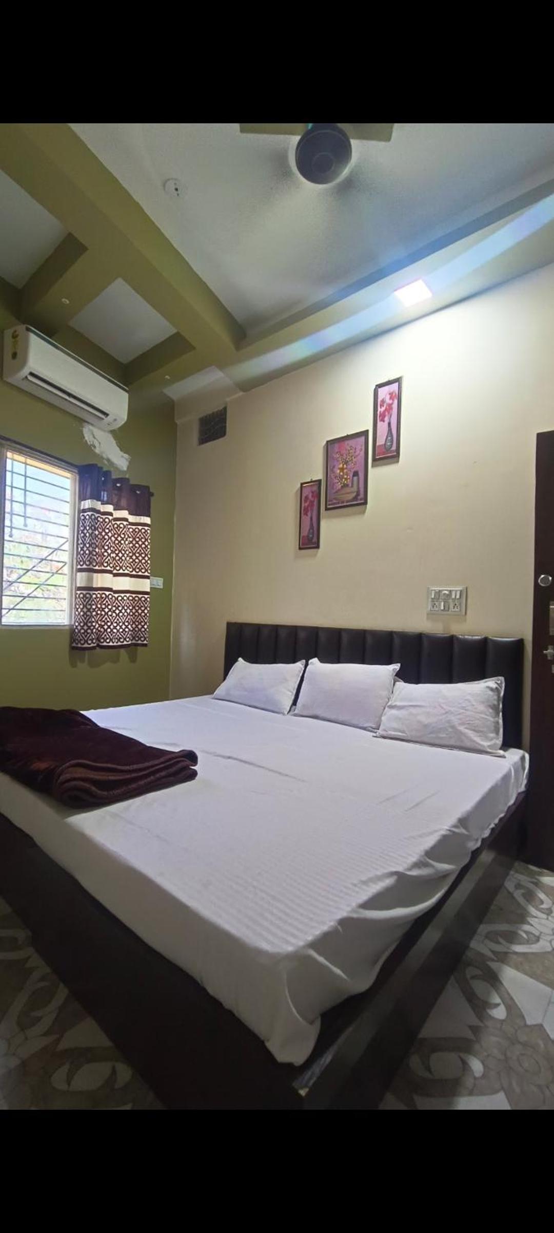 Budget Double Room - Photo 32