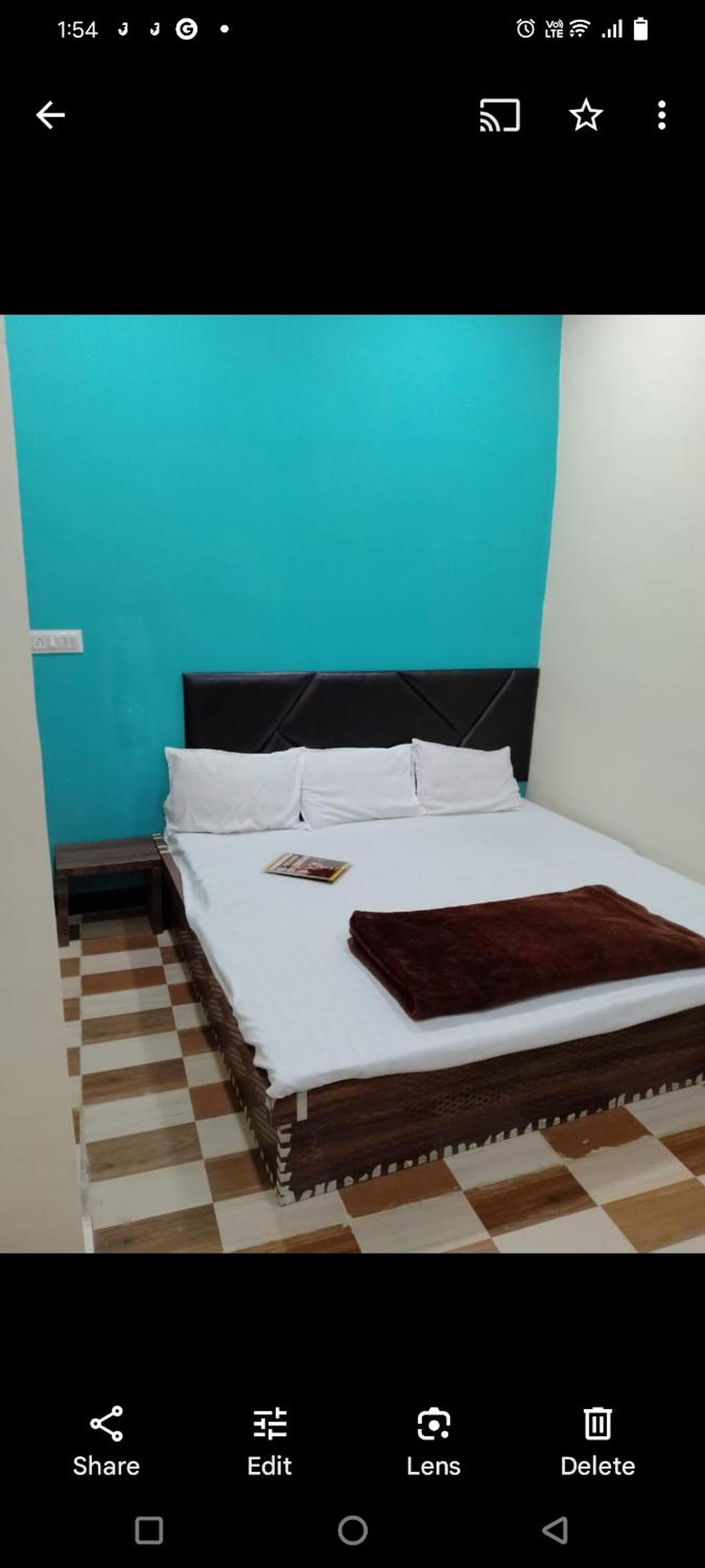 Budget Double Room - Photo 10