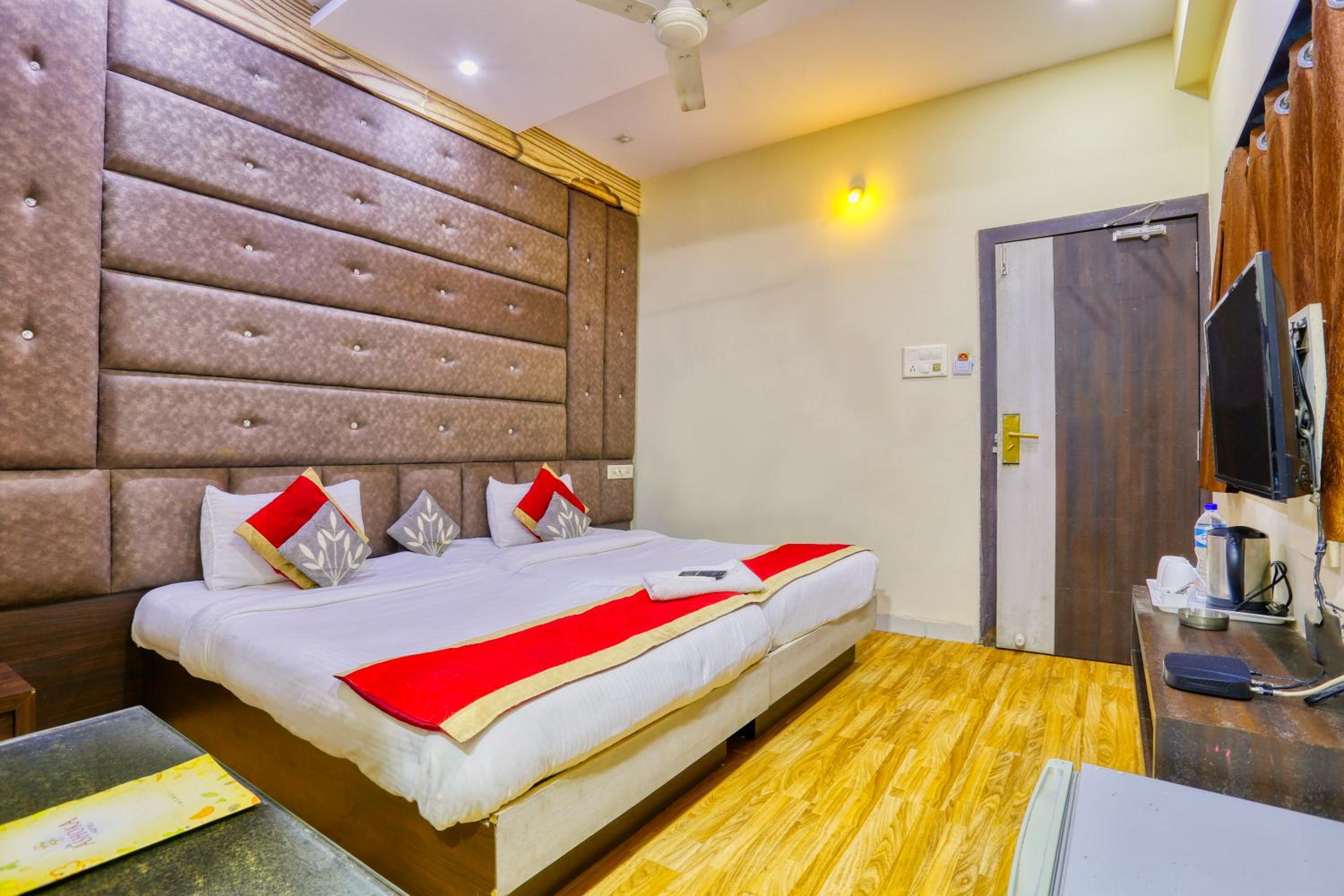 Deluxe Double or Twin Room - Photo 18