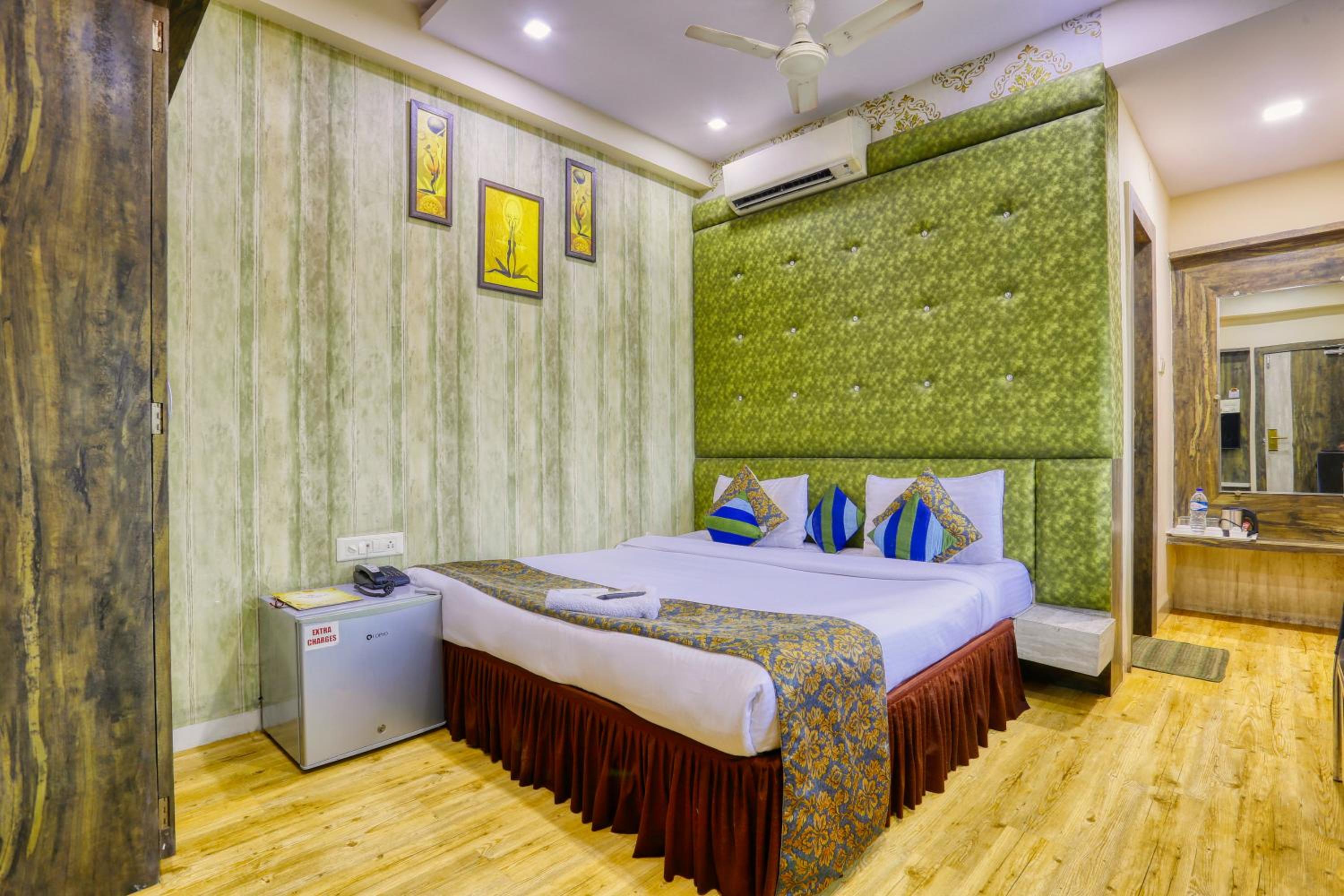 Deluxe Double or Twin Room - Photo 17