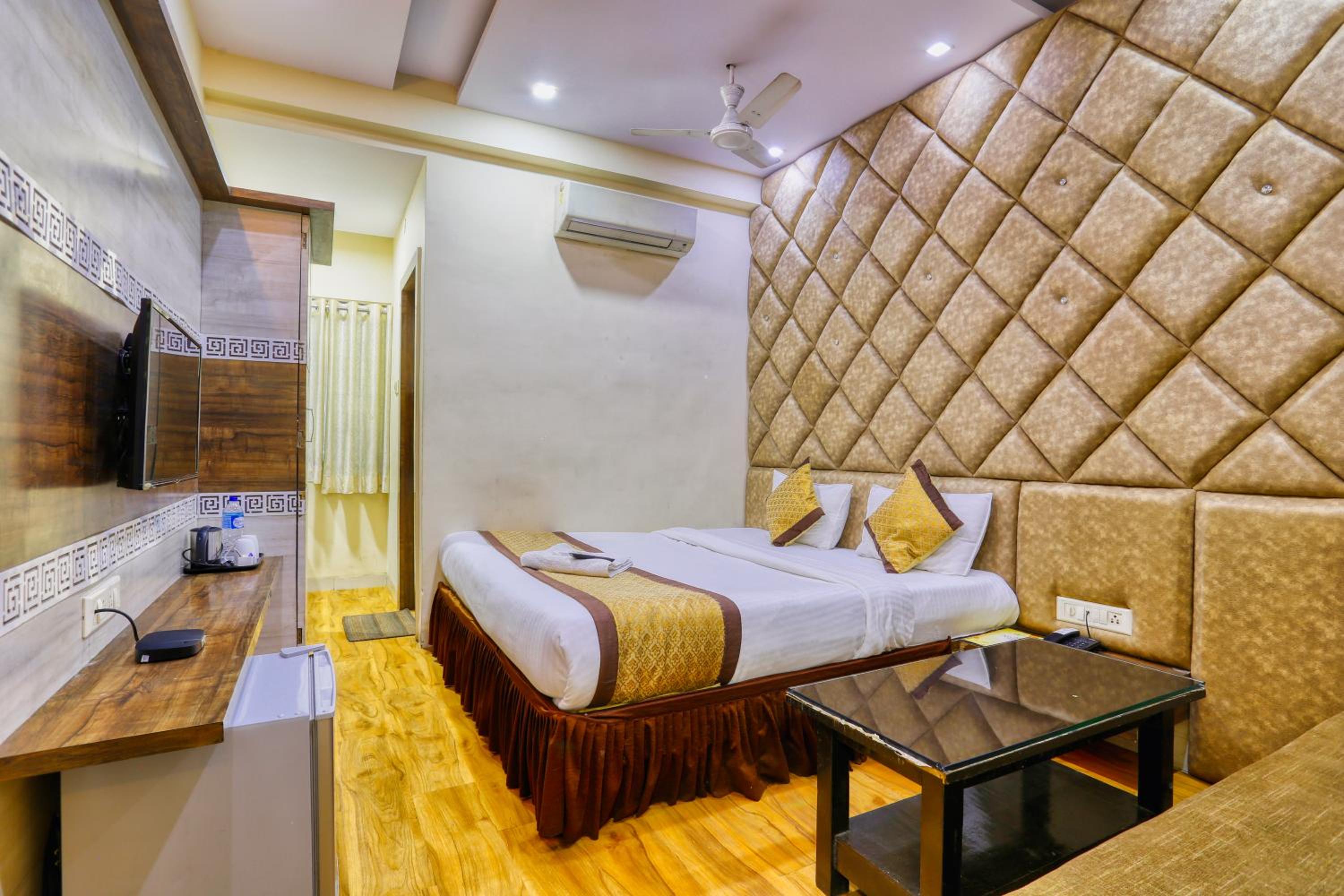 Deluxe Double or Twin Room - Photo 20